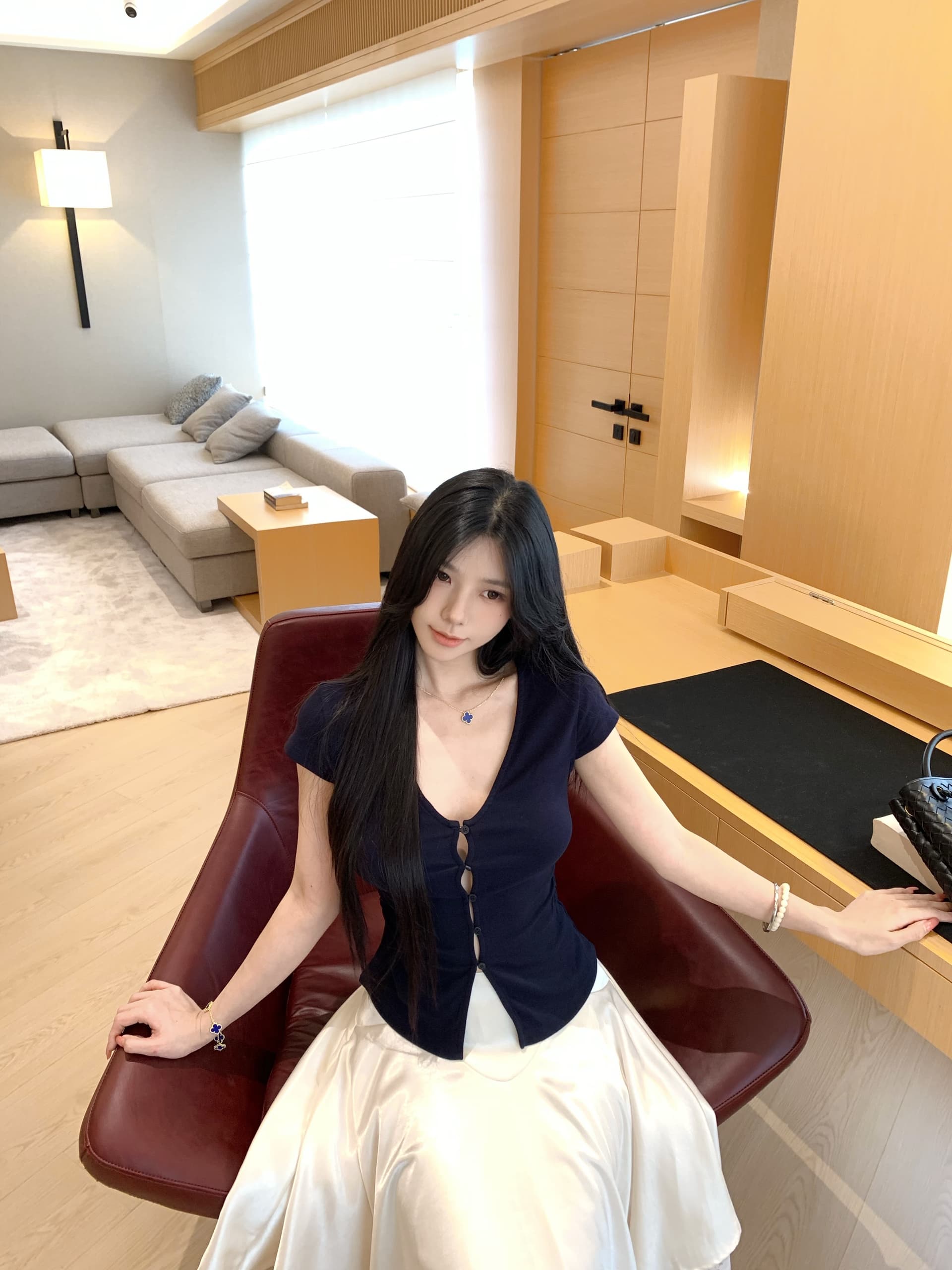 실사 정가 홀로우 아웃 V넥 단추 새로운 허리 수축 맨위 여름 페이크 레이어드 레이스 슬림해 보이는 반신 치마 세트 상세 이미지 3