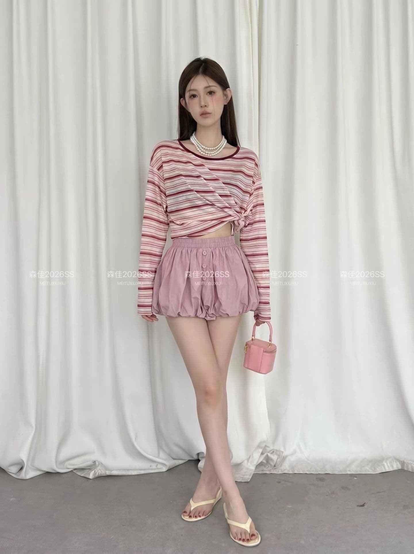 검정색 스트라이프 얇은 스타일 긴팔 블라우스 여성 가을 루즈핏 홀로우 아웃 스트랩 티셔츠 맨위 반신 스커트 투피스 세트 상세 이미지 1
