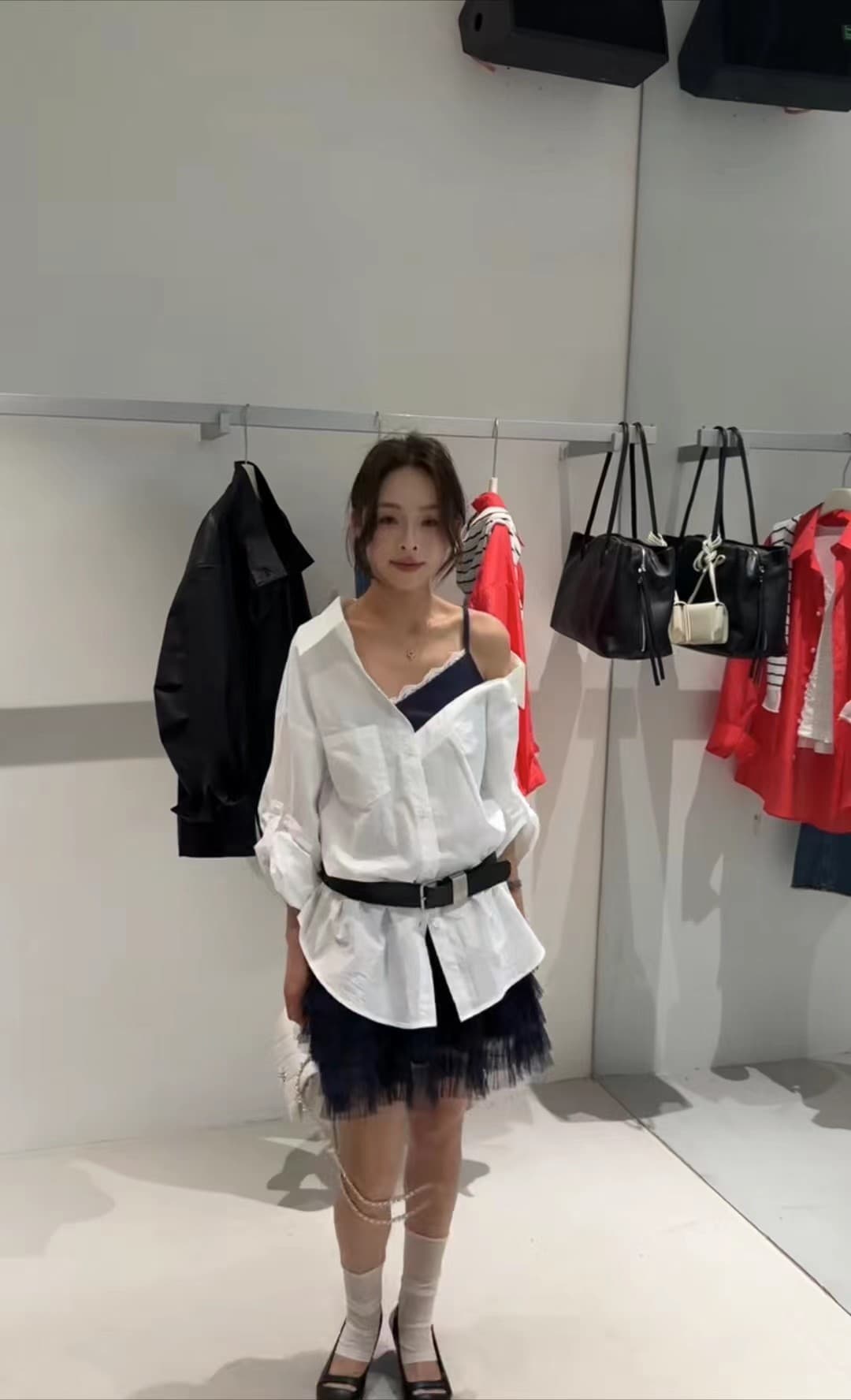 섹시함 오프숄더 페이크 레이어드 Chic 여성 셔츠 디자인 센스 루즈핏 작은 대중 다용도 불규칙 셔츠 상세 이미지 6