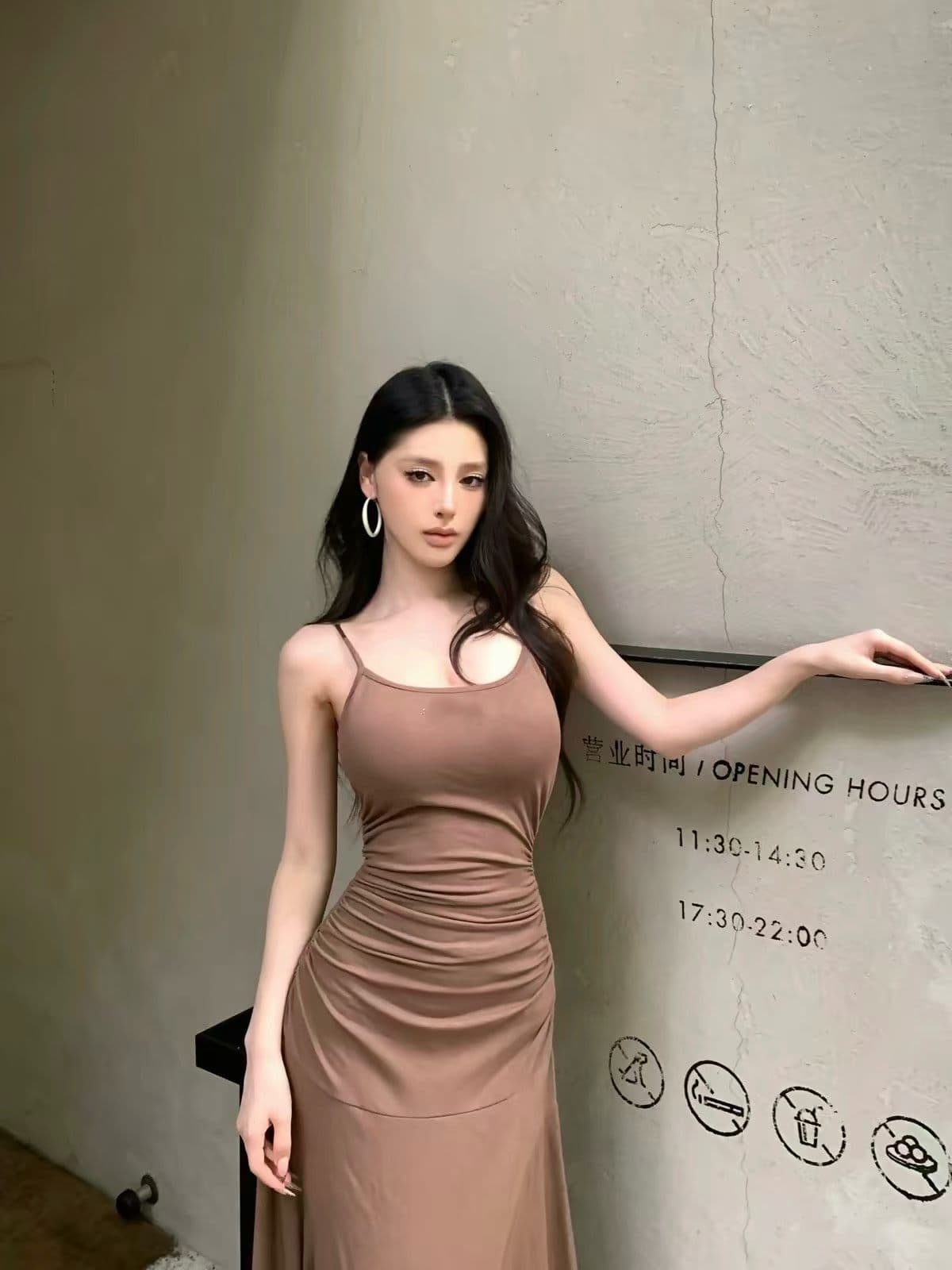 섹시함 몸매 가꾸기 슬림해 보이는 작업복 패션 낮은 가슴 이브닝 드레스 마법 드레스 이미지 3