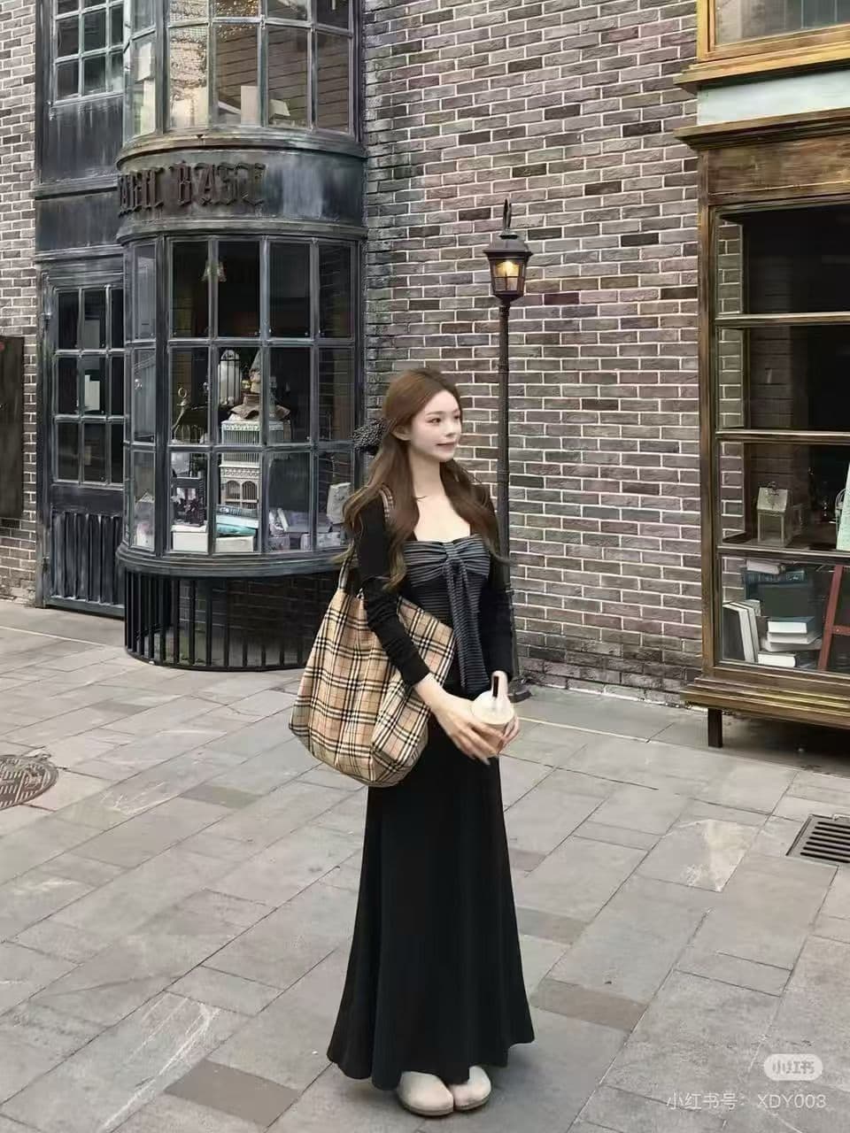 2026 가을 겨울 새로운 패션 항구 바람을 피우다 롱 코트 홀로우 아웃 니트 와우 오. 세트 행침 목 조끼 와이드 레그 팬츠 3종 세트 상세 이미지 2