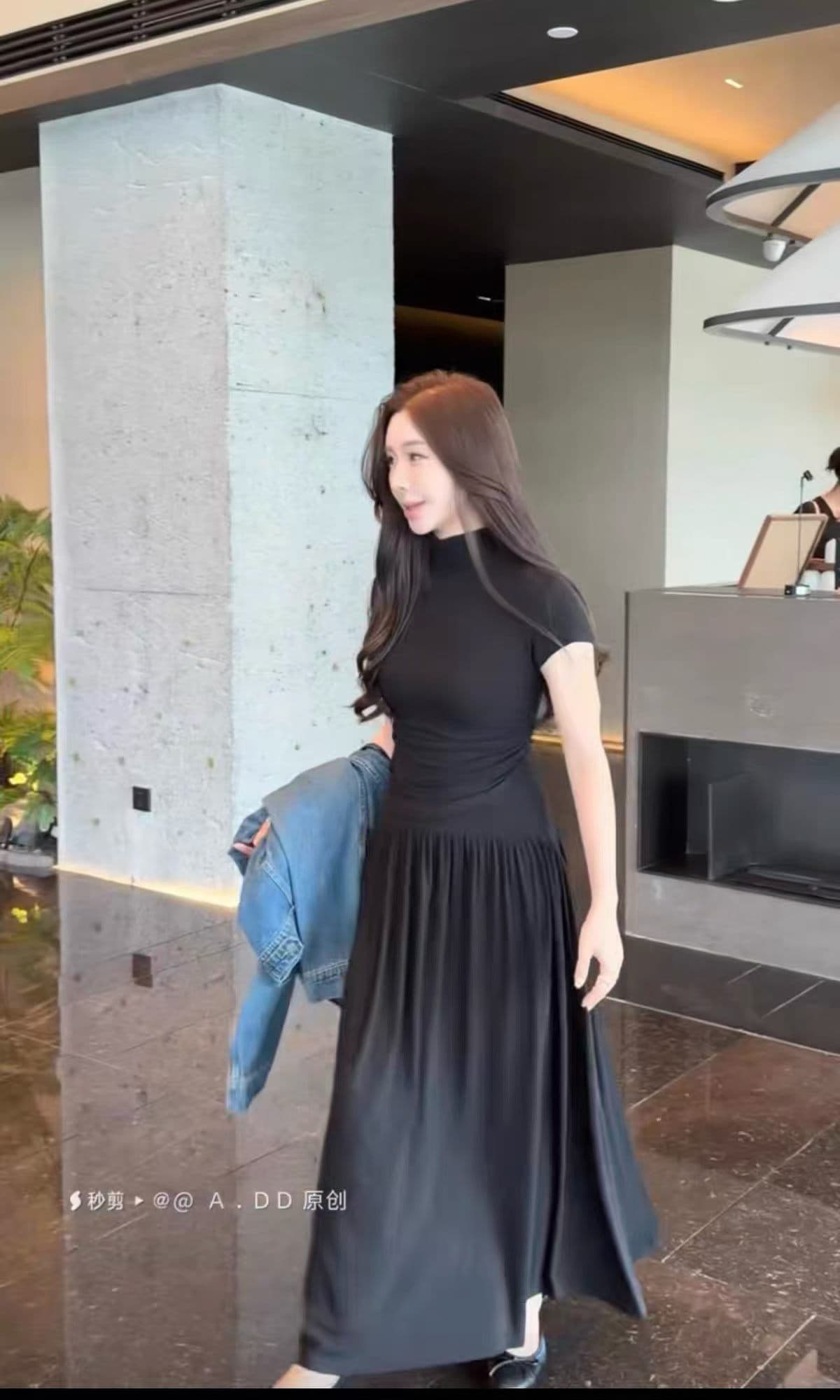 한 부서 패션 품격 세트 여성 가을 순수한 욕망 작은 심장 기계 홀로우 아웃 반팔 맨위 플리츠 반신 스커트 투피스 세트 상세 이미지 6