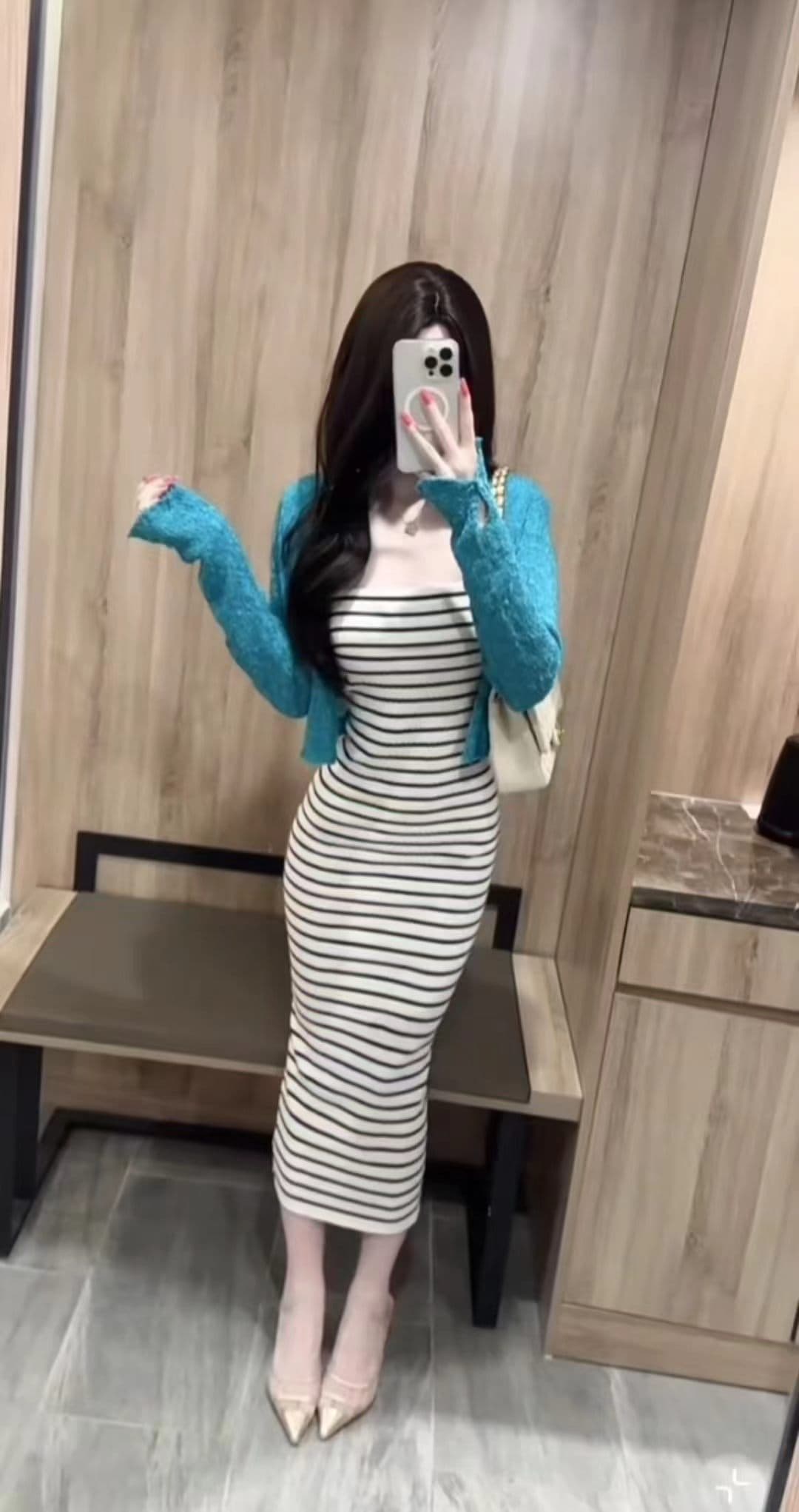 흑백 줄무늬 배색 뒤집다 온통 허리 수축 튜브탑 치마 여성 말라카이트 그린 디스플레이 화이트 홀로우 아웃 질감 센스 쇼트 스타일 재킷 세트 이미지 4