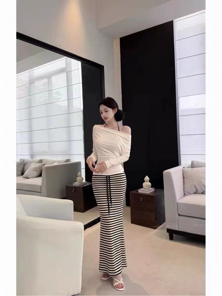 느긋한 바람 보트넥 자외선 차단 블라우스 가져 가라. 행침 목 슬립 스트라이프 반신 스커트 세 조각 여성 세트 가을 품격 세트 상세 이미지 5