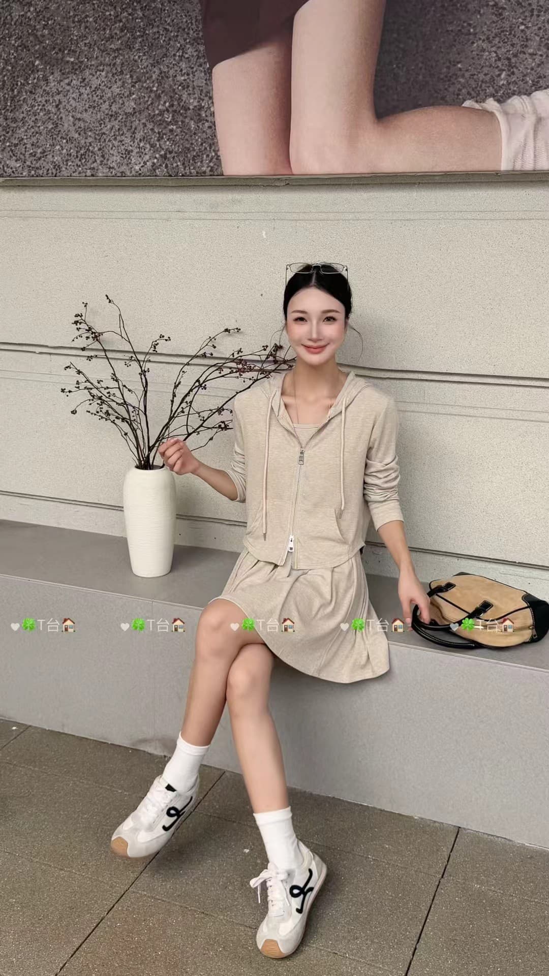 2026 가을 새로운 한 부서 디자인 센스 작은 대중 후드 맨위 여성 레저 다용도 반신 스커트 조끼 3종 세트 상세 이미지 10