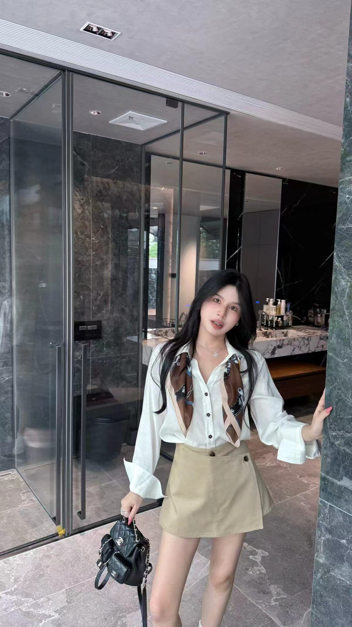 가을 한국 스타일 품격 스카프 코디 셔츠 반신 스커트 세트 조립 스카프 이미지 3