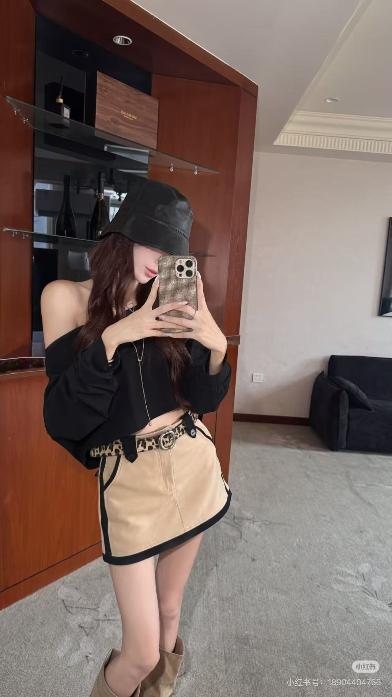 이른 가을 느슨함 센스 로얄 자매 팬 디자인 센스 검정색 비스듬한 칼라 오프숄더 긴팔 배색 반신 치마 세트 여성 트렌디 상세 이미지 2