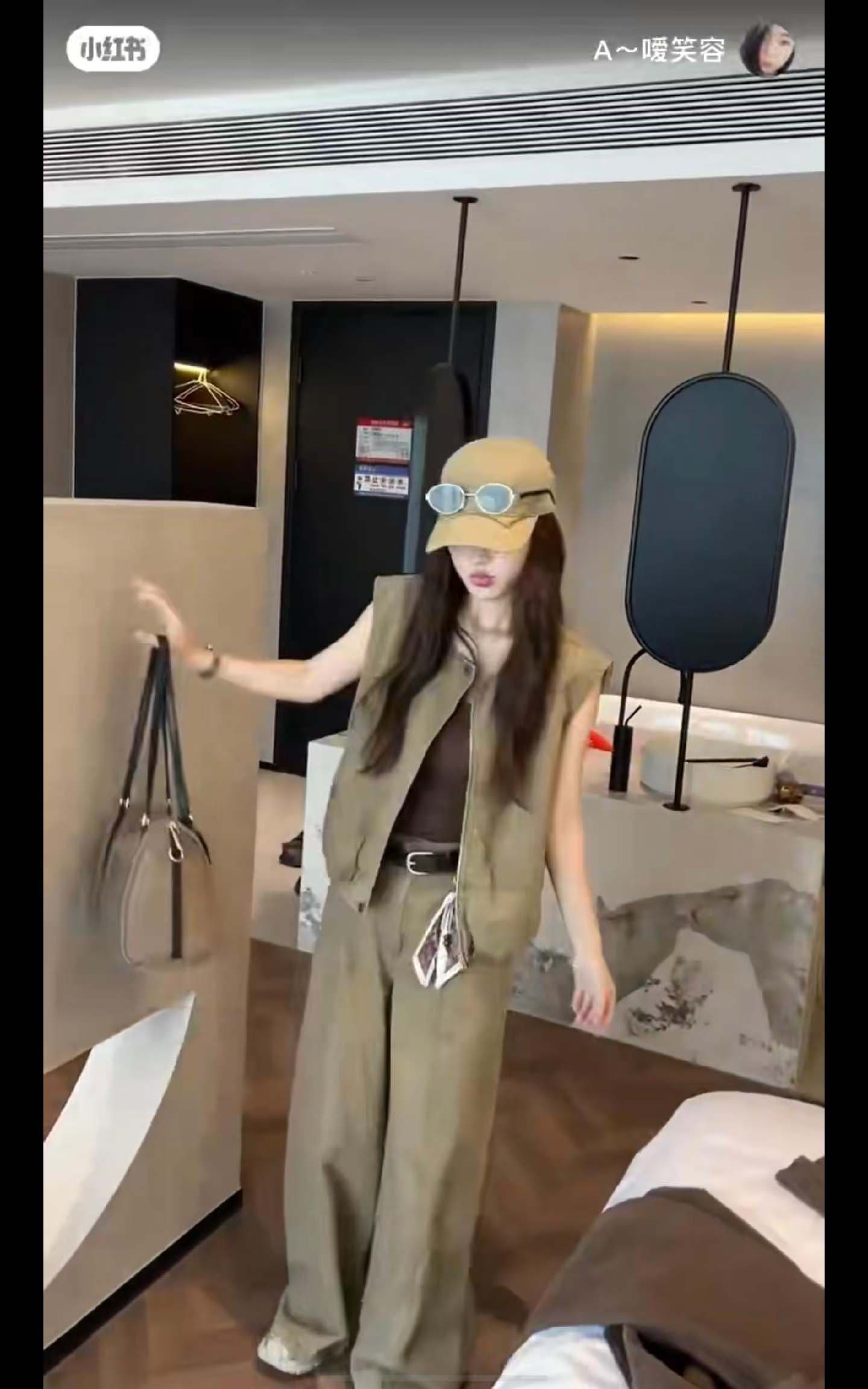 느긋한 바람 데님 베스트 세트 여성 검정색 민소매 조끼 캐주얼 바지 루즈핏 슬림해 보이는 투피스 세트 상세 이미지 1