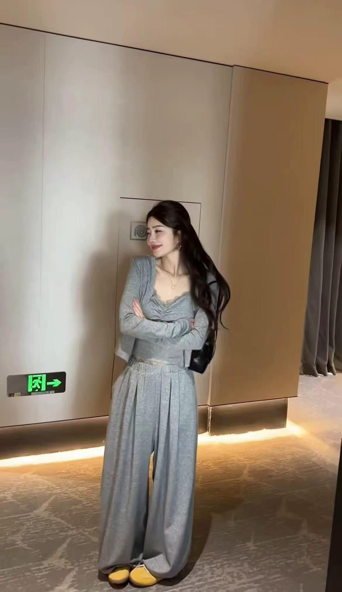 아름다움 라드. 폴로 칼라 워크웨어 짧은 외투 세트 여성 고급 센스 도루 센스 불규칙 큰 진자 롱 스커트 이른 가을 3종 세트 이미지 3