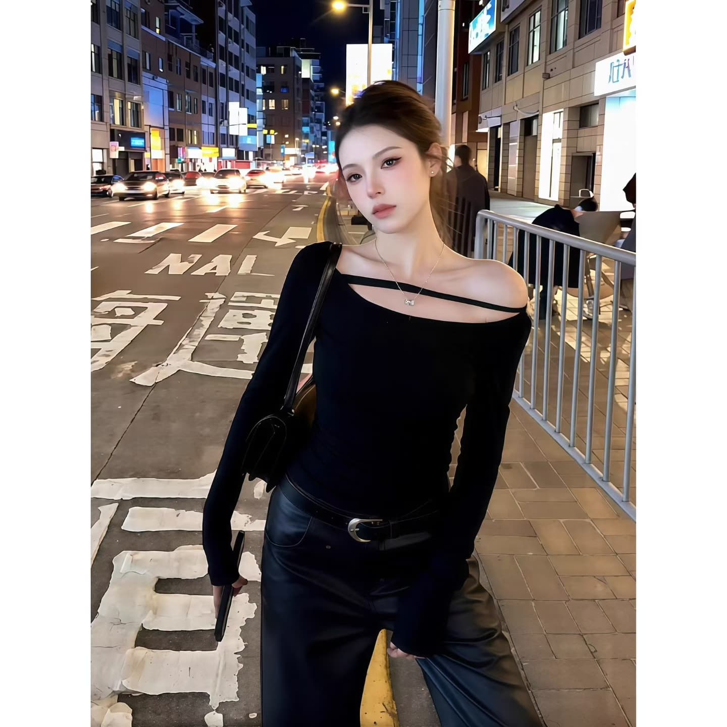 2026 이른 가을 새로운 오프숄더 세련된 만나는 수 있습니다. 인사이드 착용 수 있습니다. 외출용 슬림해 보이는 쇼트 스타일 긴팔 만나는 맨위 여성