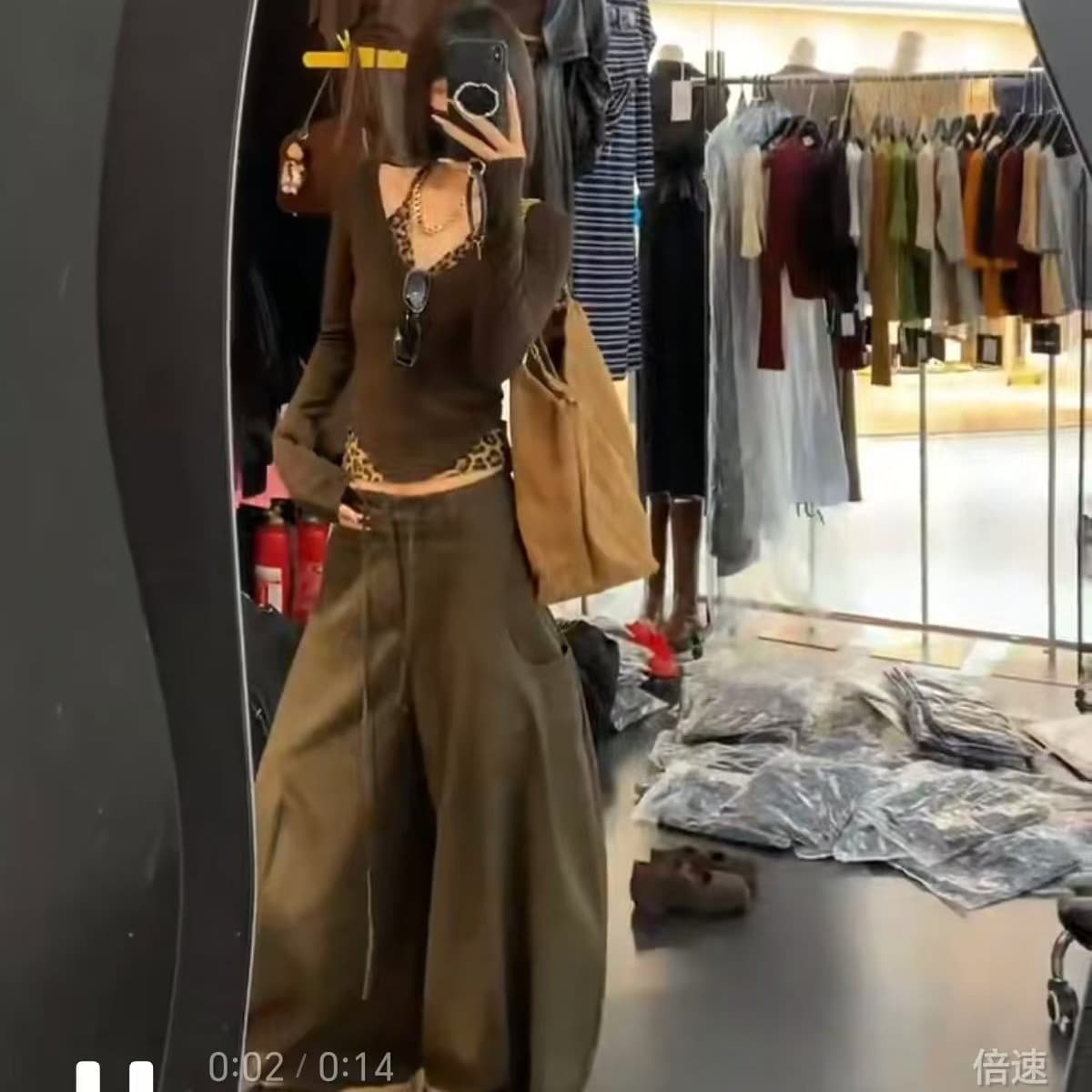 2026 이른 가을 새로운 아메리칸 레트로 레오파드 무늬 페이크 레이어드 행침 목 긴팔 티셔츠 여성 캐주얼 바지 투피스 세트 이미지 5