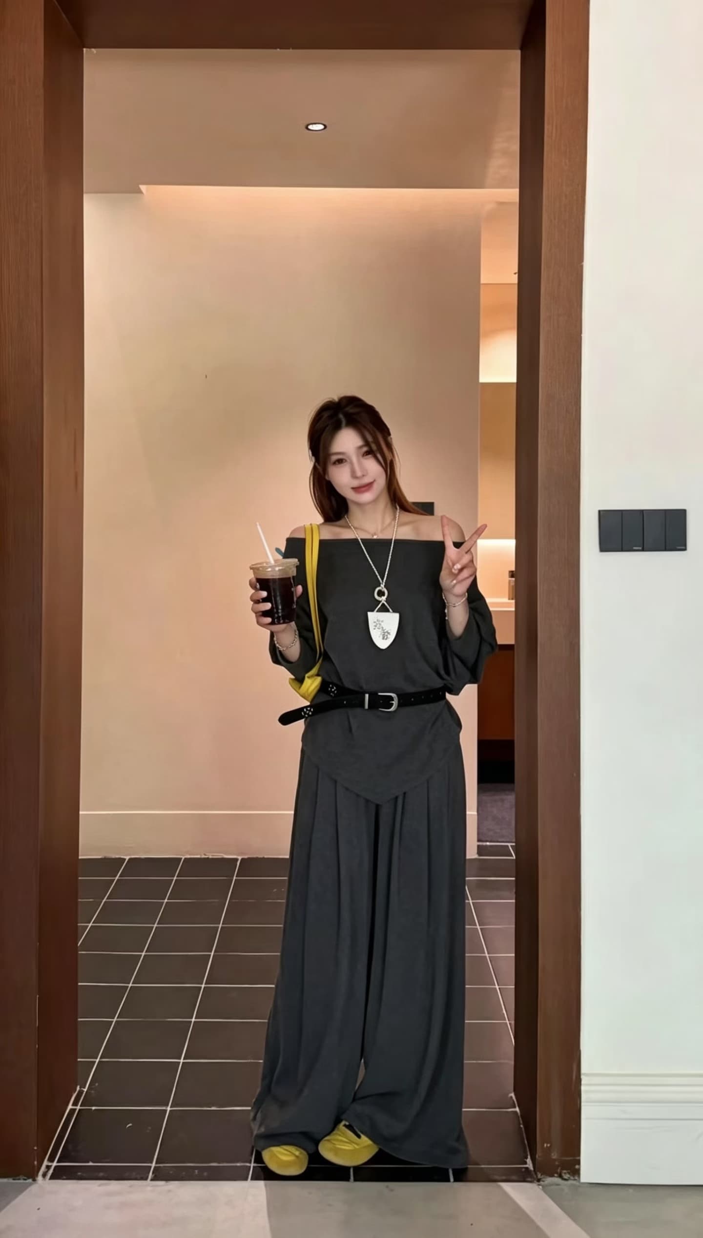 가을 프랑스식 품격 느긋한 바람 다용도 슬림해 보이는 스웨터 한 부서 하이웨이스트 트임 반신 치마 세트 상세 이미지 1