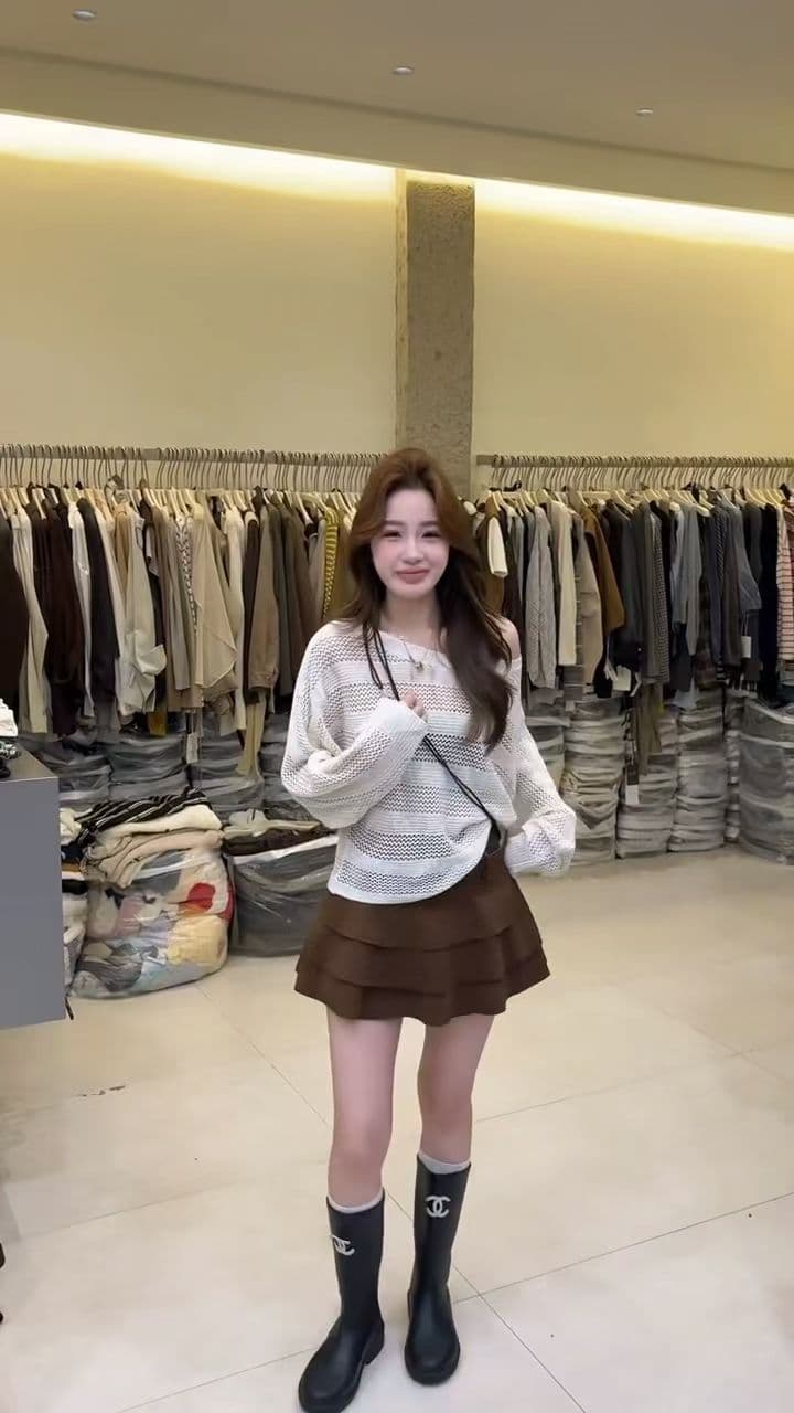 라운드 넥 쇼트 스타일 니트 맨위 여성 이른 가을 새로운 긴팔 얇은 스타일 홀로우 아웃 니트 스웨터 스웨터 반신 스커트 투피스 세트 이미지 2