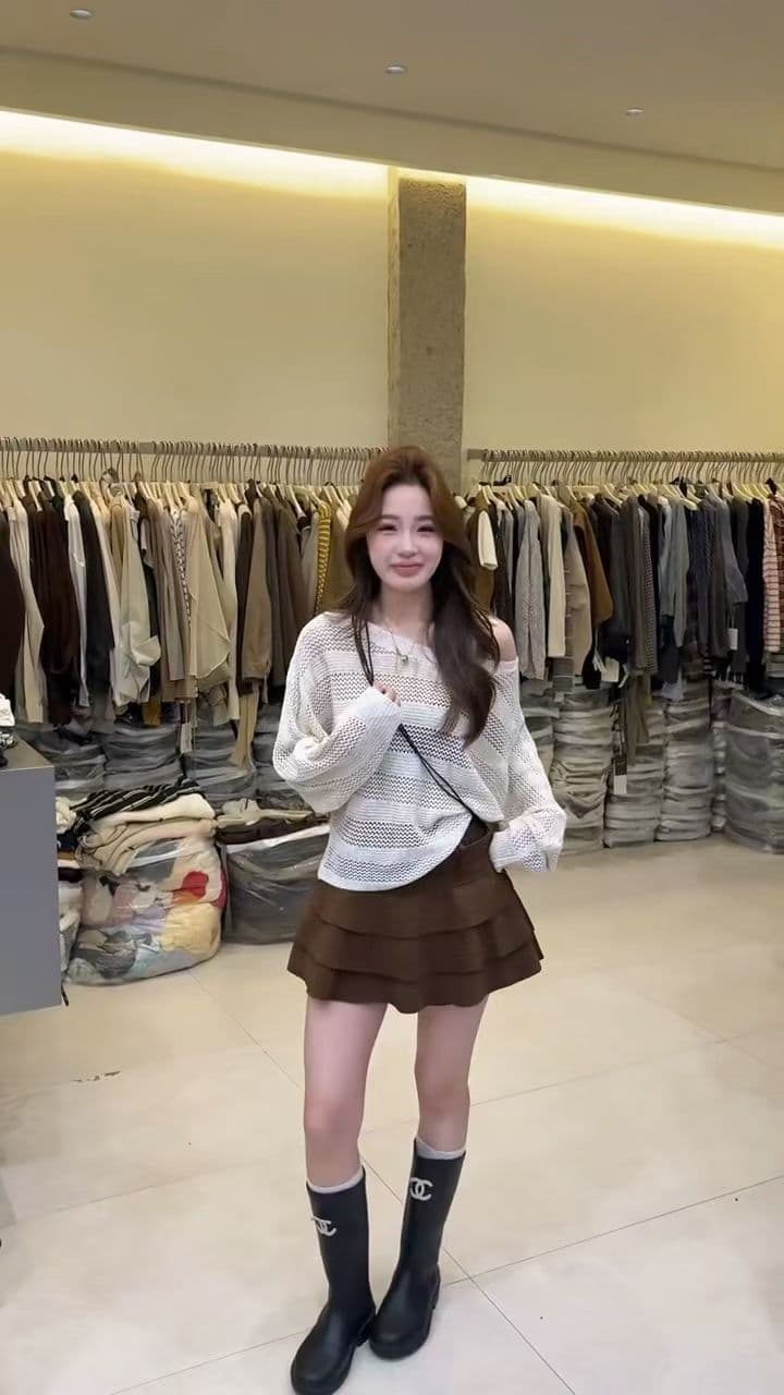 라운드 넥 쇼트 스타일 니트 맨위 여성 이른 가을 새로운 긴팔 얇은 스타일 홀로우 아웃 니트 스웨터 스웨터 반신 스커트 투피스 세트 이미지 4
