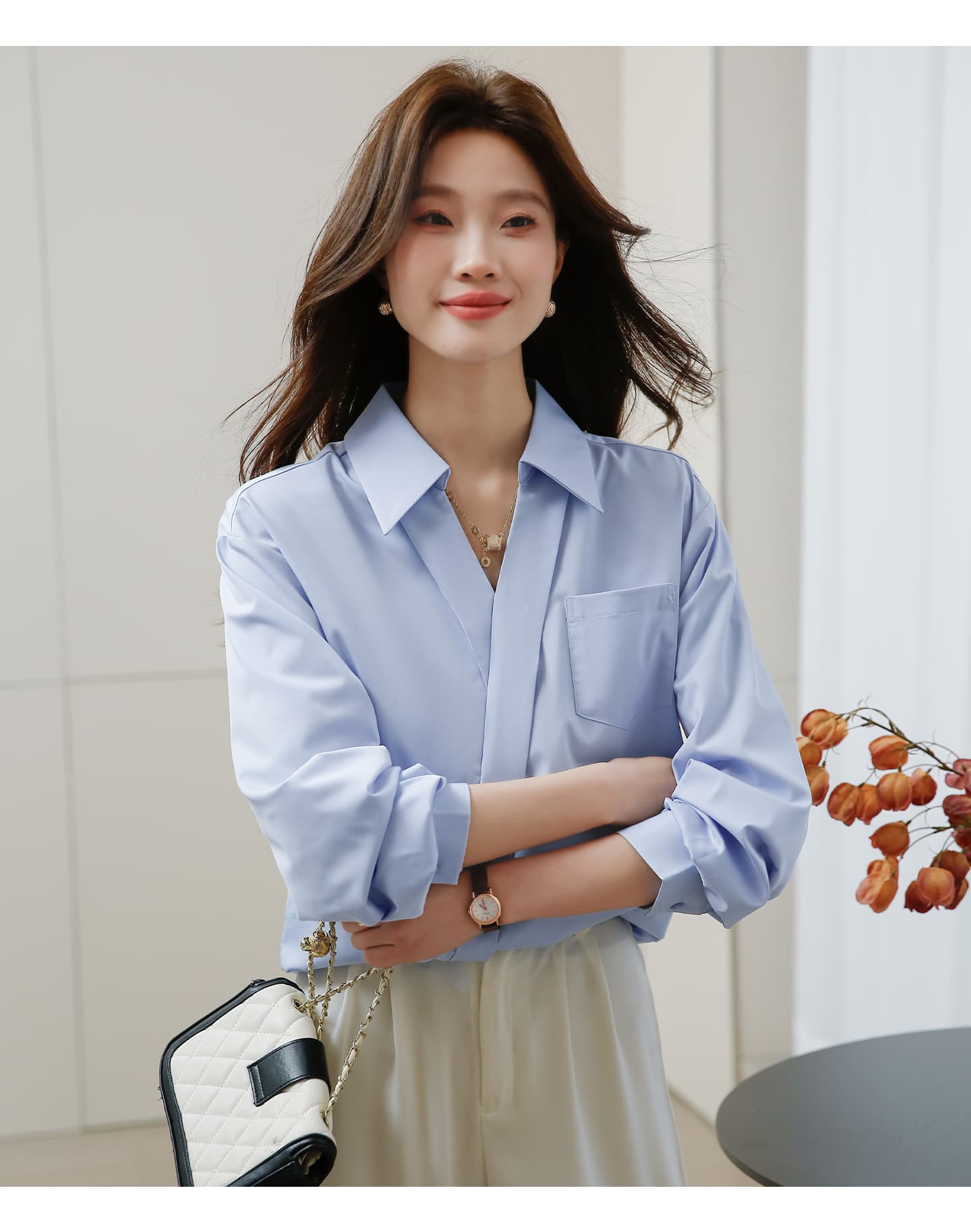 실사 2026 가을 새로운 프랑스식 화이트 여성 셔츠 작은 대중 디자인 센스 품격 연령 감소 출퇴근 V넥 맨위 상세 이미지 24