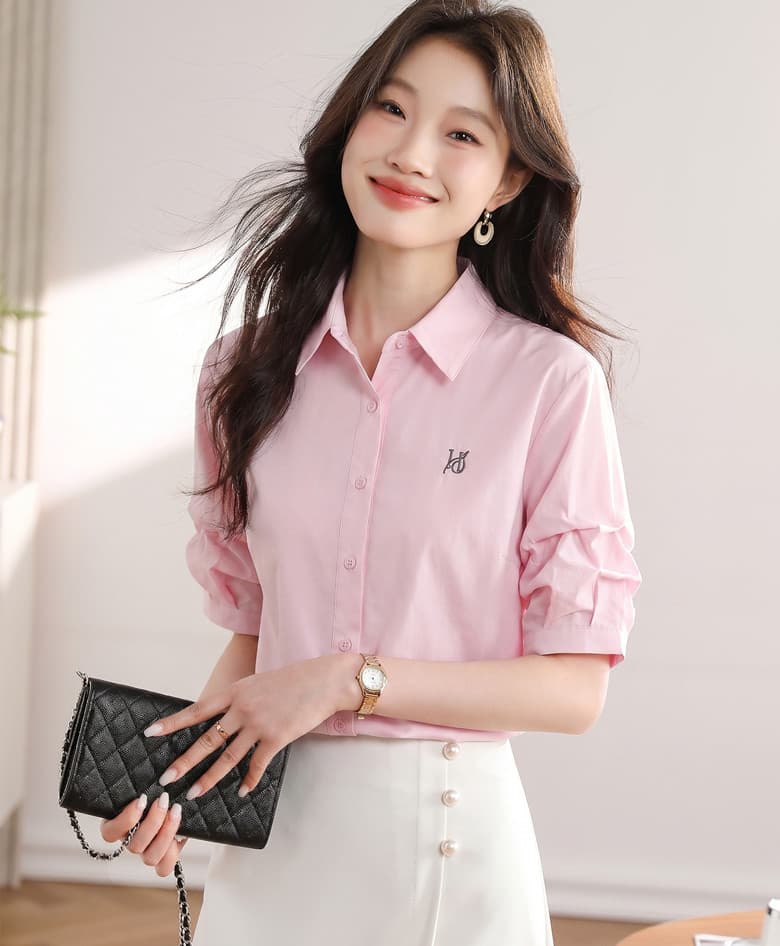 셔츠 여성 고급 센스 빛 럭셔리 연령 감소 외국 가스 2026 봄 여름 새로운 배색 알파벳 자수 중간 소매 셔츠 상세 이미지 1