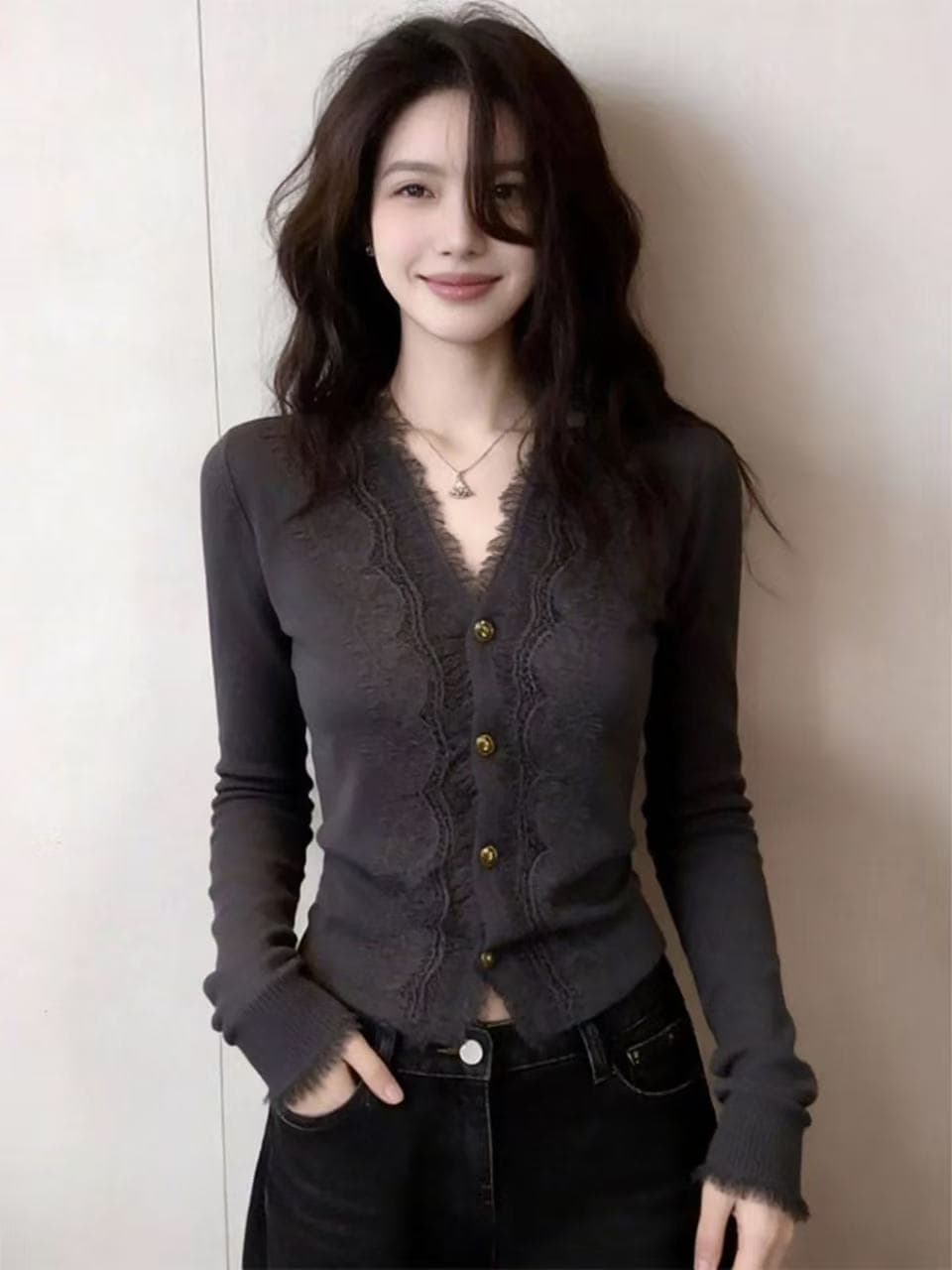 빛 럭셔리 바람 어두운 회색 V넥 레이스 측면 니트 오픈 가디건 몸매 가꾸기 슬림해 보이는 고급 센스 맨위 2026 가을 새로운 이미지 3