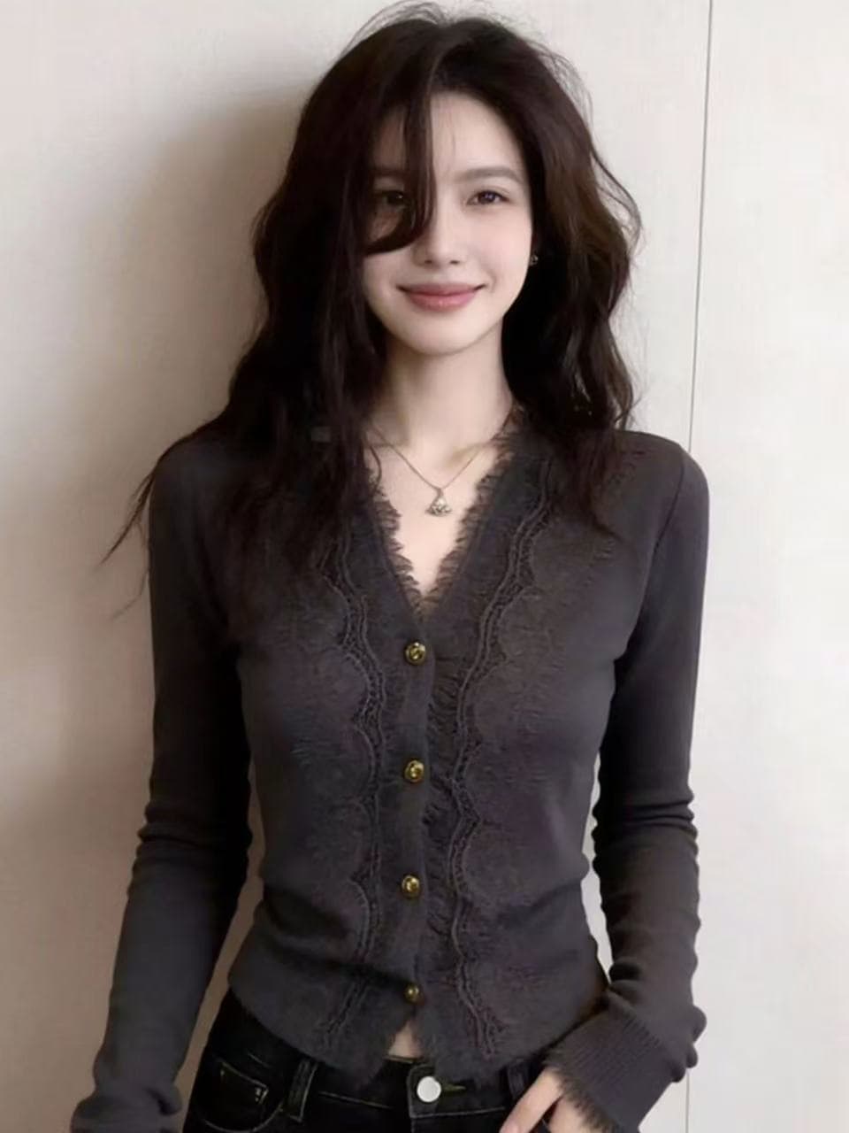 빛 럭셔리 바람 어두운 회색 V넥 레이스 측면 니트 오픈 가디건 몸매 가꾸기 슬림해 보이는 고급 센스 맨위 2026 가을 새로운 이미지 4