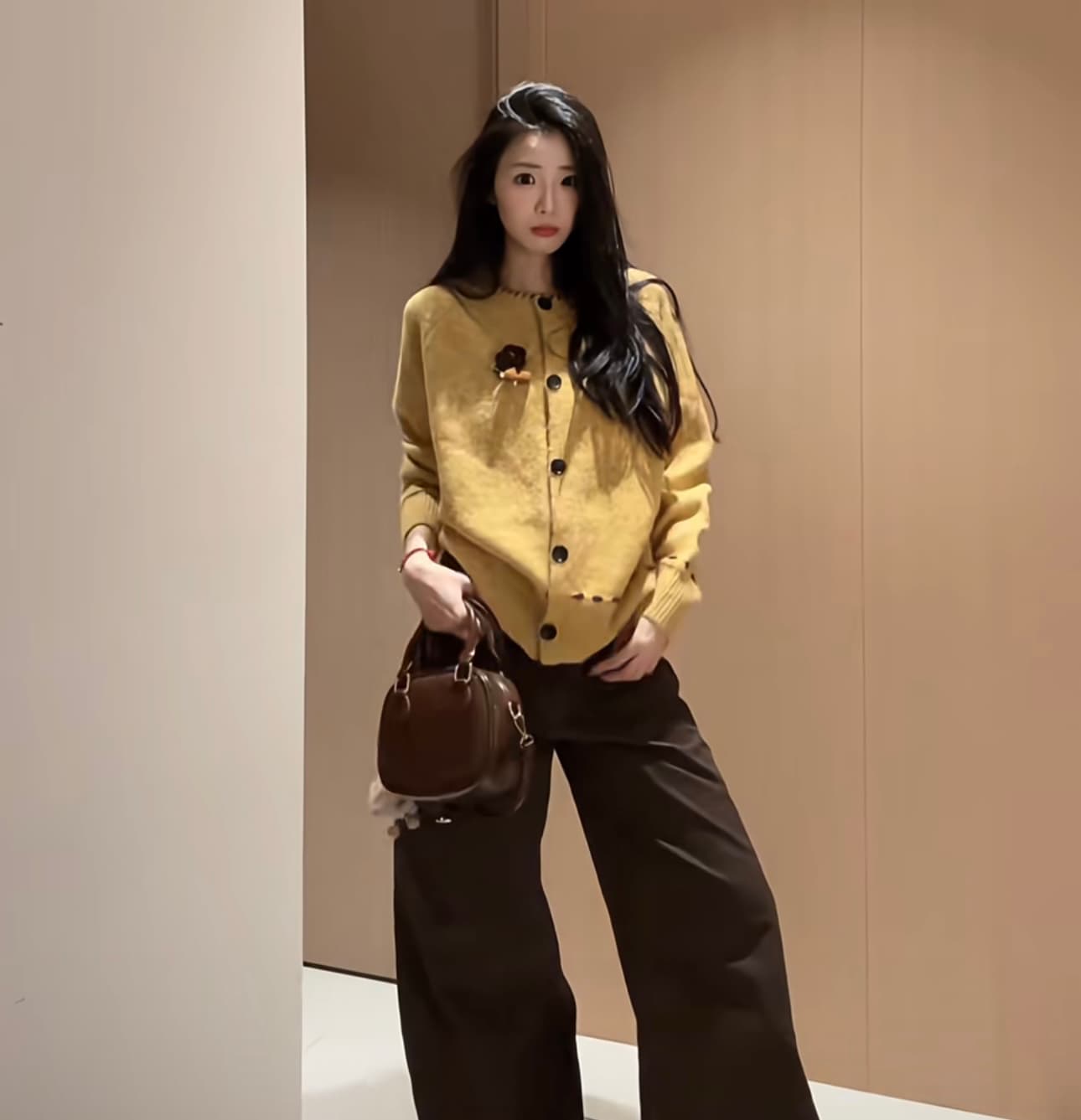 시끄러운 홈 황색 스웨터 여자 겨울 두꺼움 모직물 오픈 가디건 맨위 고급 루즈핏 재킷 수 있습니다. 외출용 니트 스웨터 상세 이미지 3