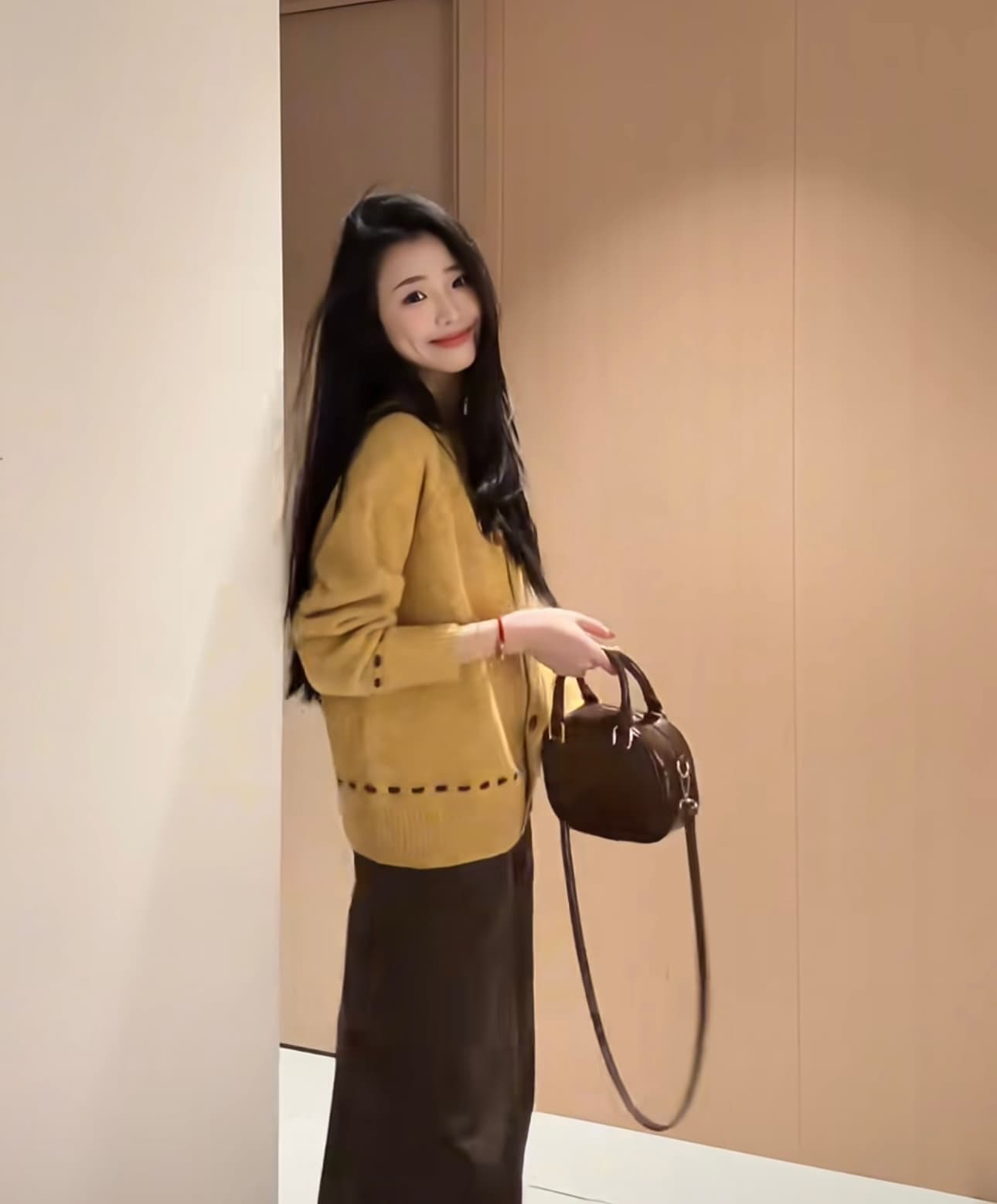 시끄러운 홈 황색 스웨터 여자 겨울 두꺼움 모직물 오픈 가디건 맨위 고급 루즈핏 재킷 수 있습니다. 외출용 니트 스웨터 상세 이미지 9
