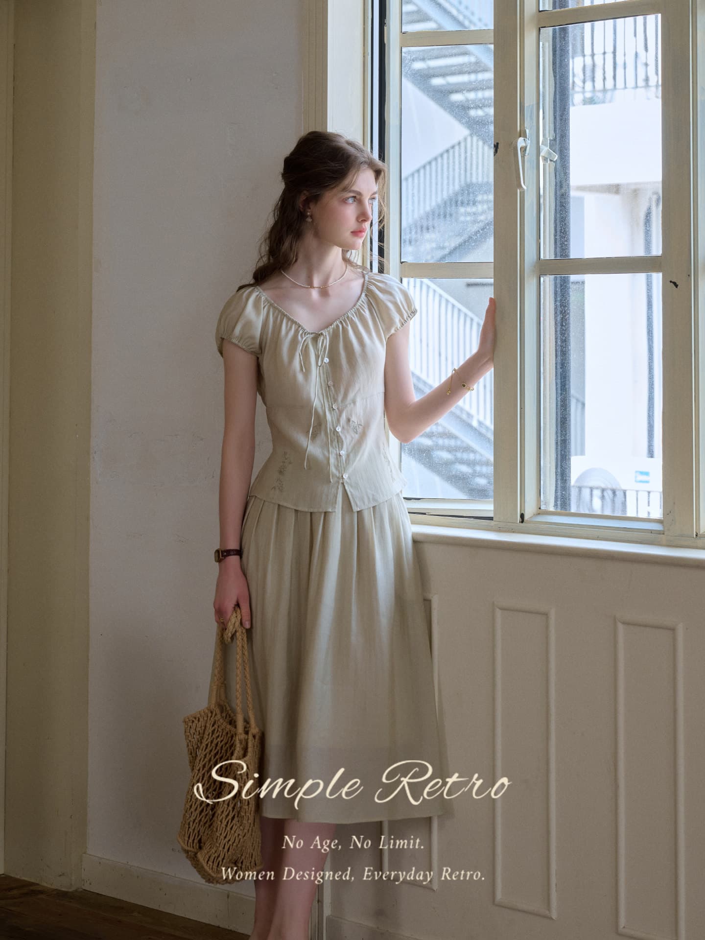 simpleretro 헤어스프링 빛 언어 차가운 센스 주간 실크 레트로 V넥 식물 부서 자수 세트 드레스 작은 셔츠 반 스커트 이미지 2