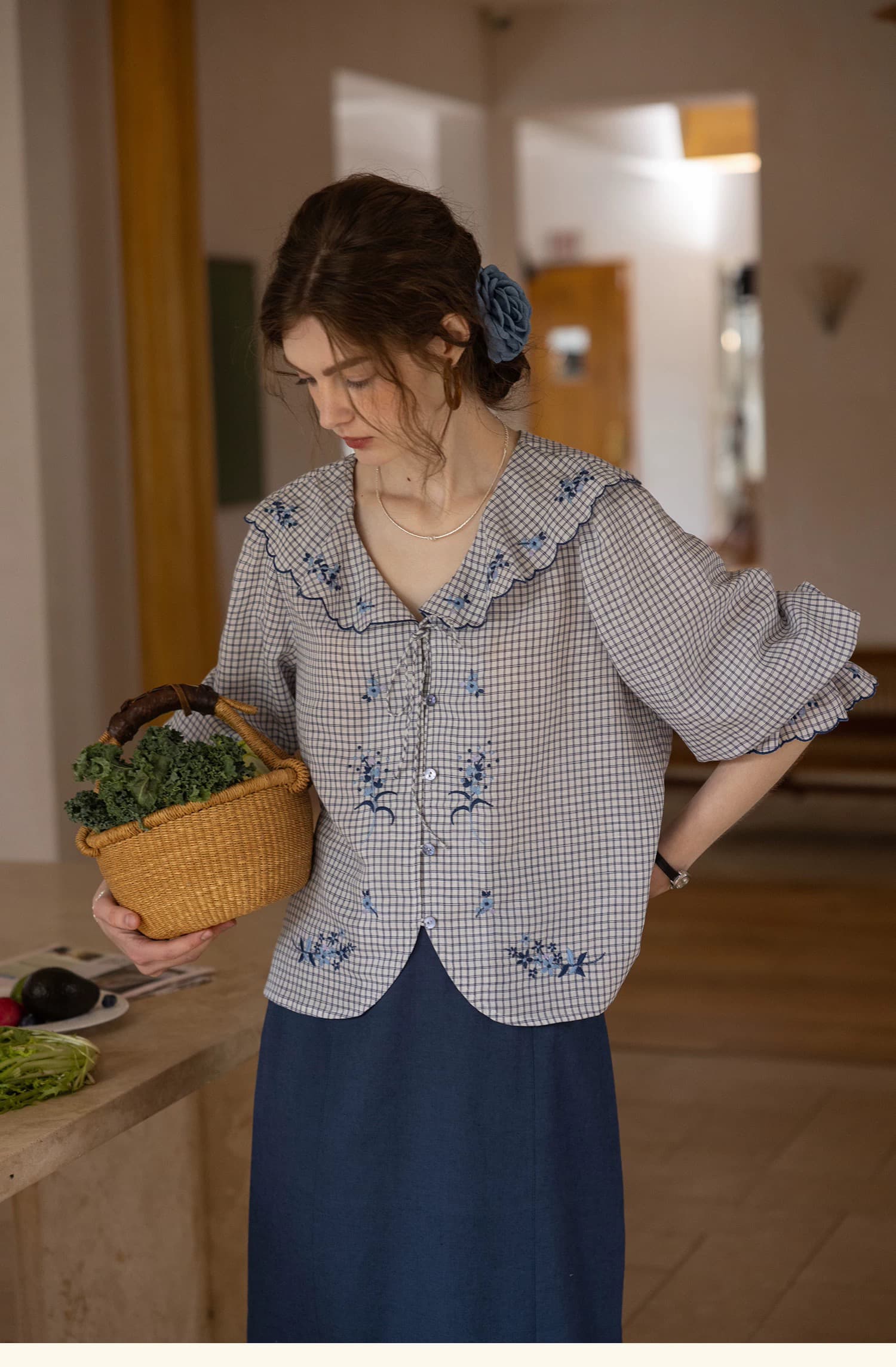 블루 자수 꽃 그림자 공예 워시 주간 실크 면 린넨 오리지널 디자인 꽃무늬 자수 프릴 칼라 레이스 업 셔츠 맨위 상세 이미지 18