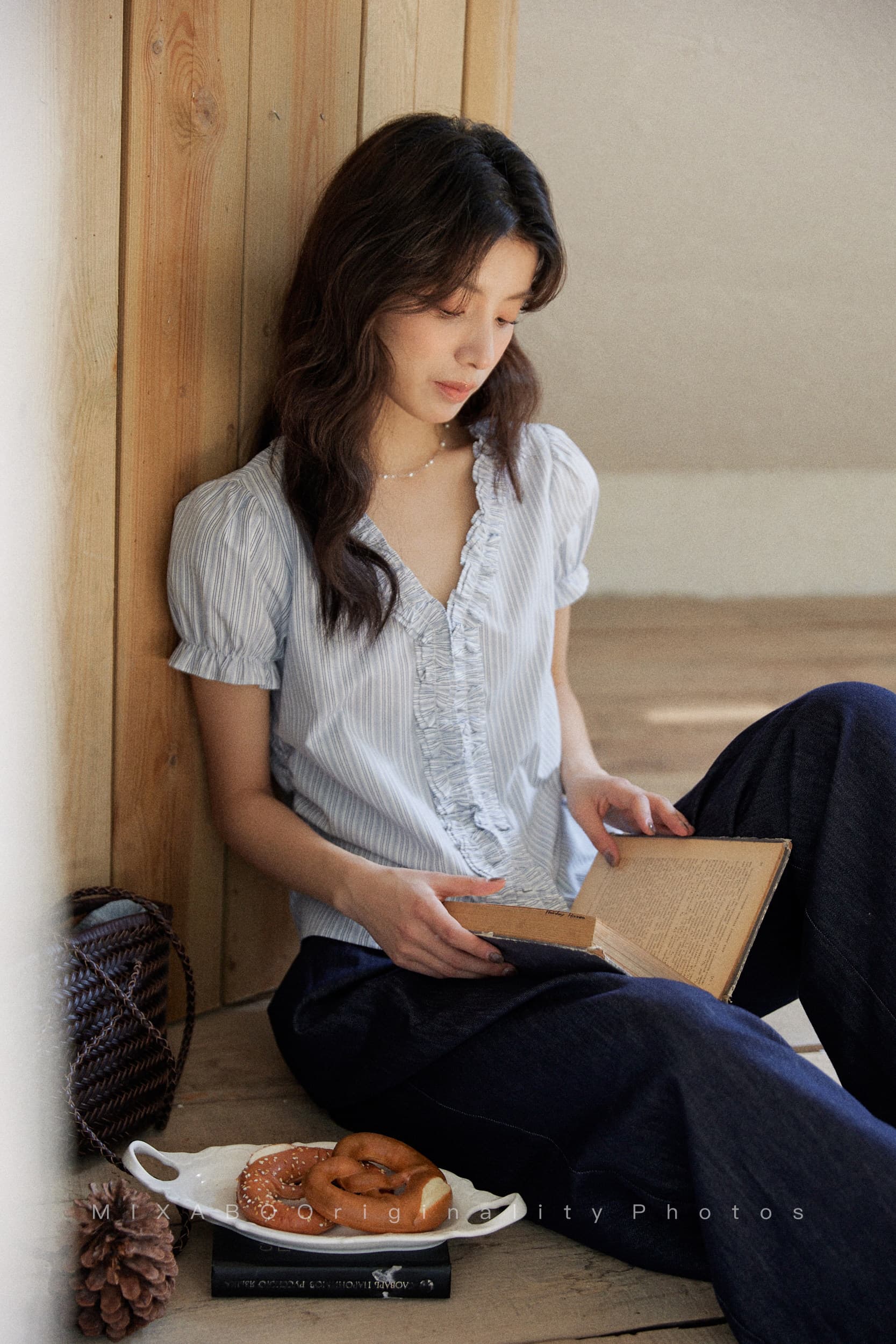 mixabo 부드러운 파란색 프릴 스트라이프 반팔 여성 셔츠 여름 디자인 센스 연령 감소 거품 소매 V넥 맨위 상세 이미지 25