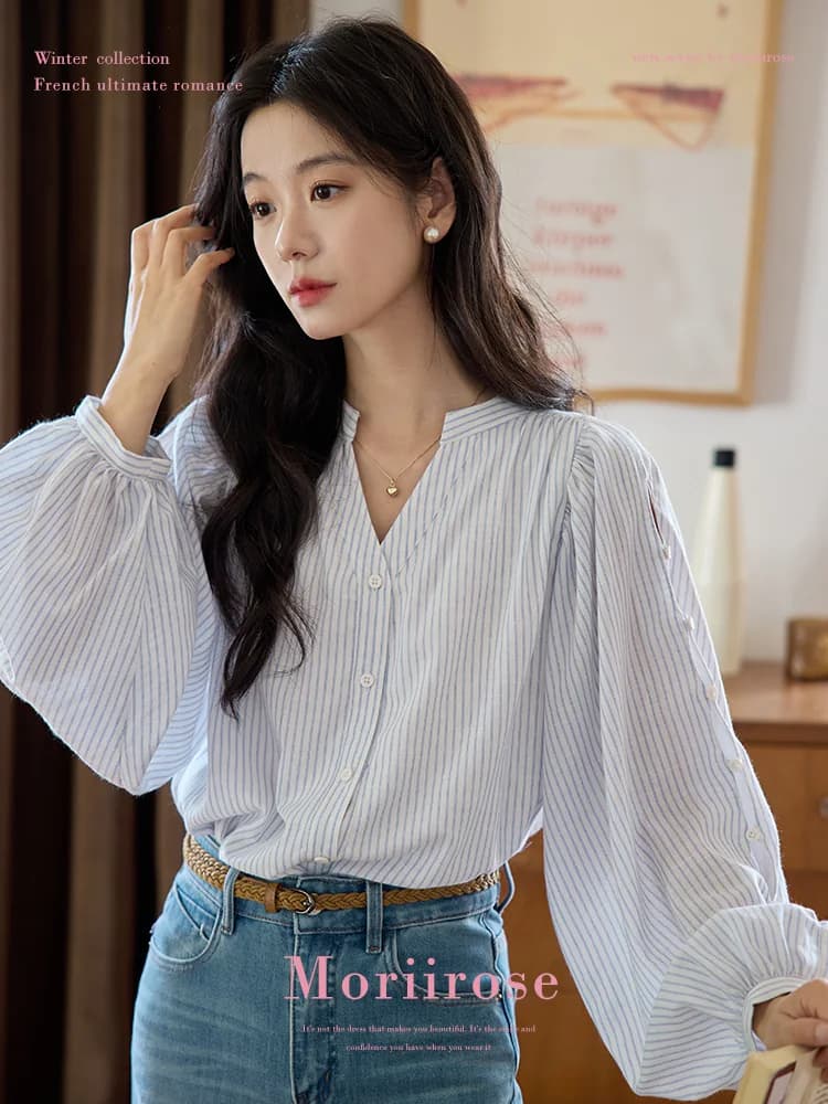 moriirose 파란색 스트라이프 V넥 벌룬 소매 홀로우 아웃 단추 여성 셔츠 가을 프랑스식 품격 루즈핏 맨위