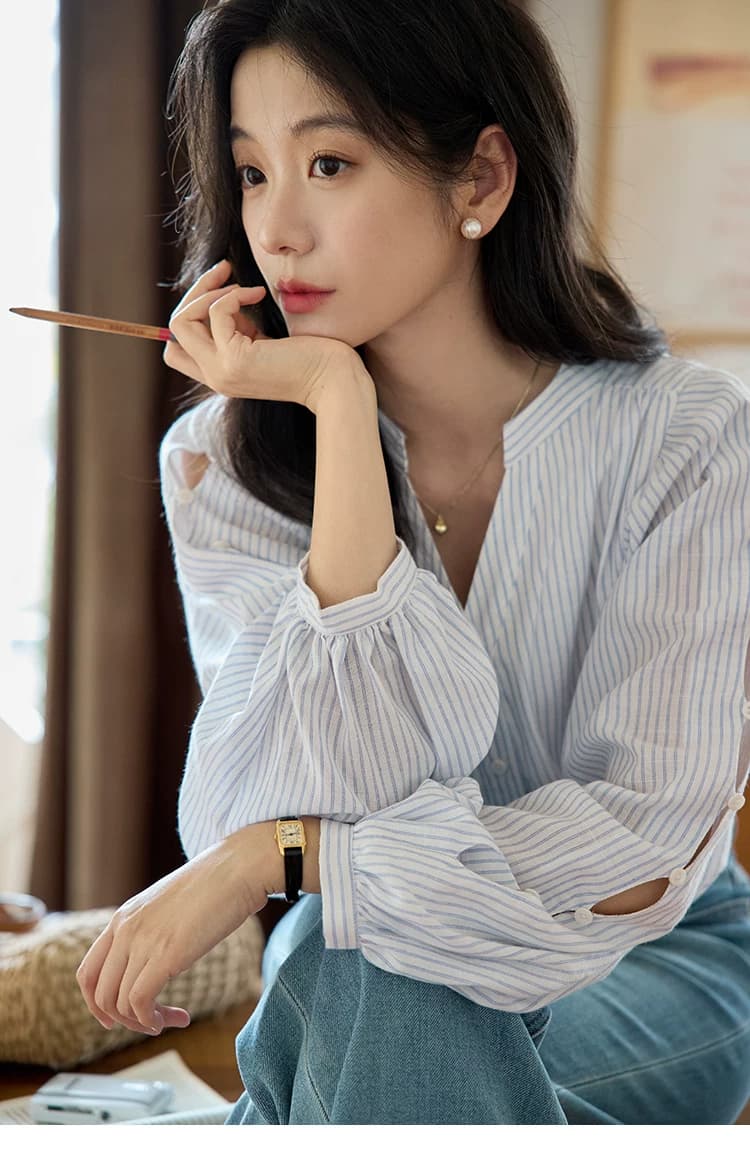 moriirose 파란색 스트라이프 V넥 벌룬 소매 홀로우 아웃 단추 여성 셔츠 가을 프랑스식 품격 루즈핏 맨위 상세 이미지 9