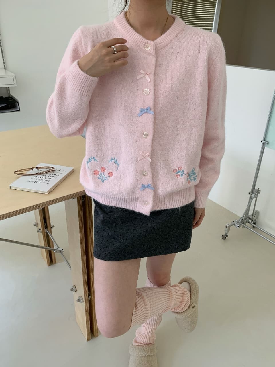 한 부서 부드러운 바람 스웨터 오픈 가디건 여성 작은 꽃 자수 단추 나비 매듭 부드러운 찹쌀 루즈핏 니트 인사이드 가져 가라. 재킷 상세 이미지 1