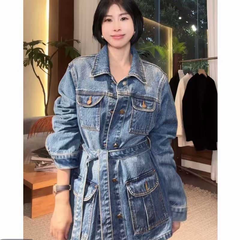홍콩 느낌 레트로 폴로 칼라 싱글 줄 버튼 데님 여성 코트 2026 봄 가을 새로운 디자인 센스 중간 길이 허리 수축 맨위 상세 이미지 3