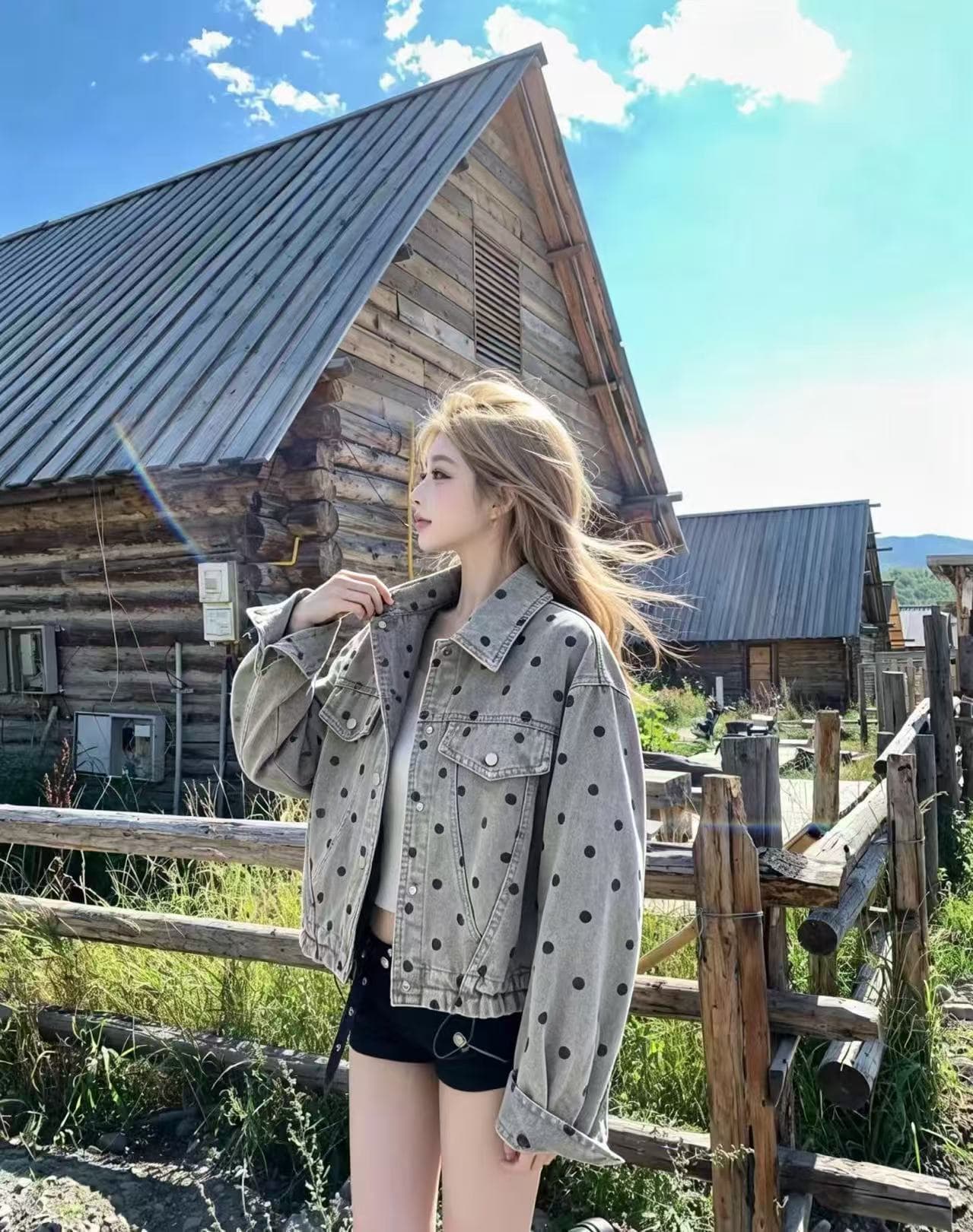 2026 이른 가을 레트로 도트 무늬 쇼트 스타일 데님 여성 코트 밑단 펌프 로프 허리 수축 루즈핏 작은 키 마 오래된 재킷 상세 이미지 3