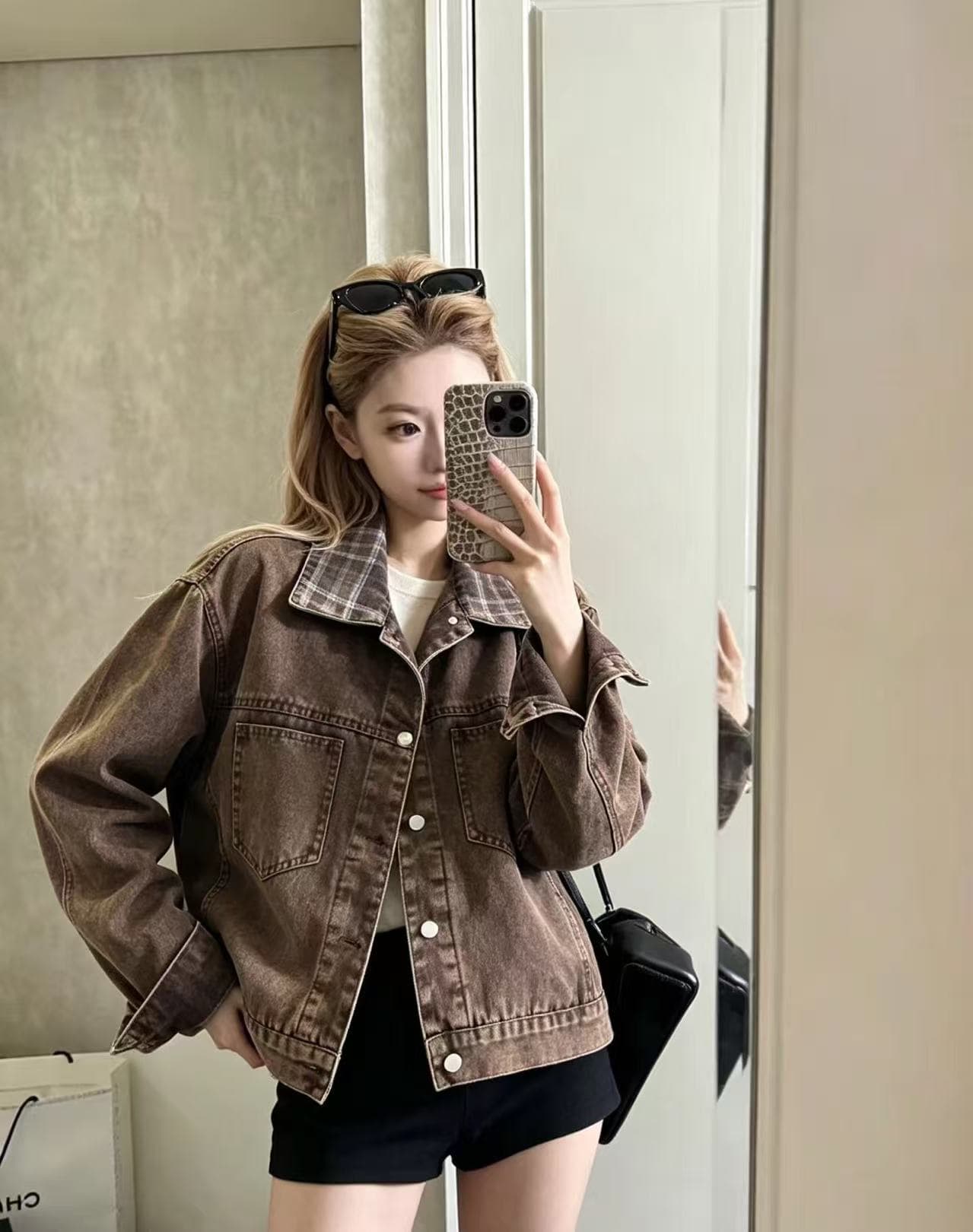 레트로 체크무늬 패치워크 폴로 칼라 데님 여성 코트 가을 루즈핏 마 오래된 워싱 작은 키 쇼트 스타일 재킷 상세 이미지 3