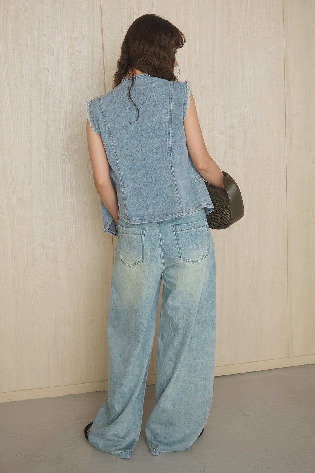 아메리칸 레트로 데님 조끼 여자 한국 금속 갈비 살 이중 버튼 디자인 센스 작은 대중 거친 가장자리 민소매 재킷 상세 이미지 24