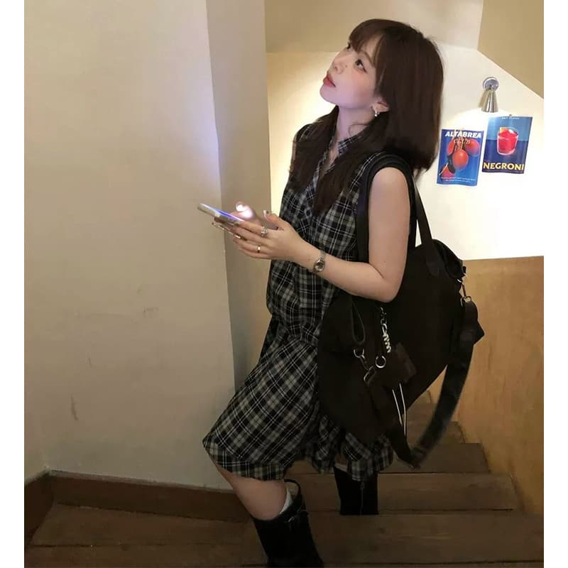 신제품 지금 여름 레트로 체크무늬 V넥 패치워크 고급 센스 품격 슬림해 보이는 꽃밭 민소매 드레스 이미지 4
