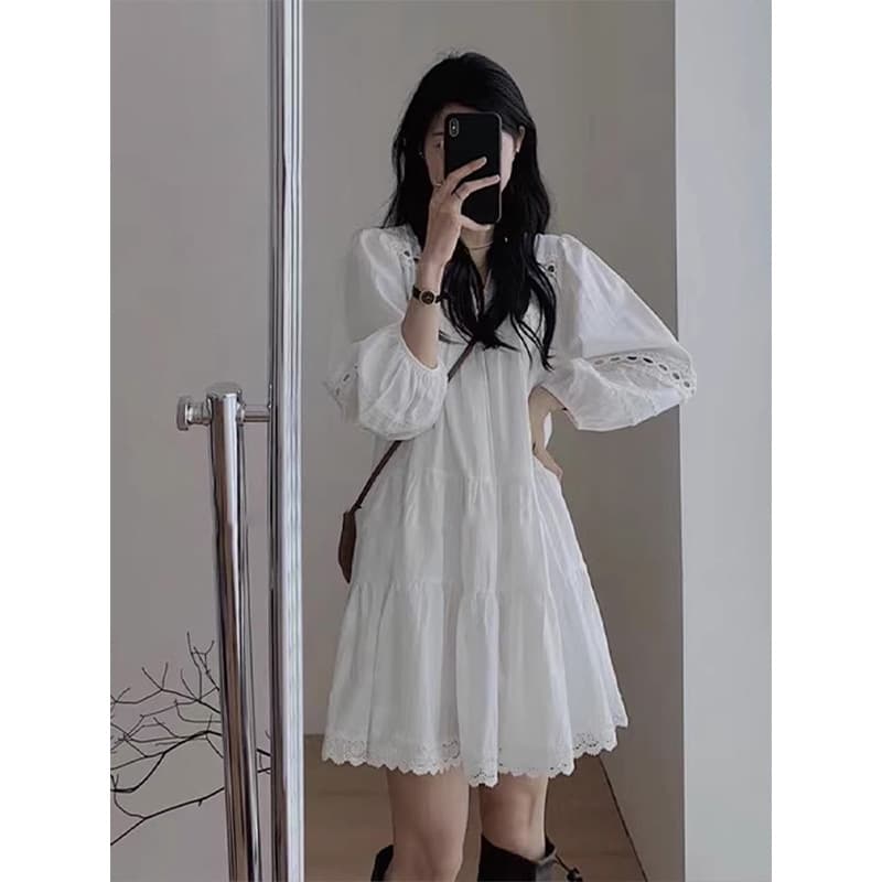 신제품 지금 프랑스식 봄 가을 새로운 V넥 레이스 홀로우 아웃 디자인 센스 인기 거품 소매 루즈핏 드레스 이미지 3
