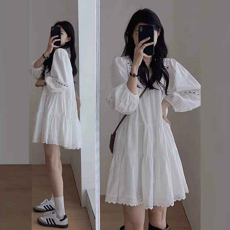 신제품 지금 프랑스식 봄 가을 새로운 V넥 레이스 홀로우 아웃 디자인 센스 인기 거품 소매 루즈핏 드레스 이미지 3