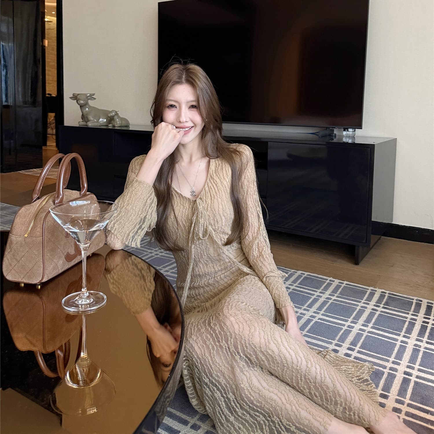 실사 정가 프랑스식 V넥 긴팔 여성 드레스 이른 가을 순수한 욕망 천 금빛 바람 품격 몸매 가꾸기 롱 스커트 이미지 5