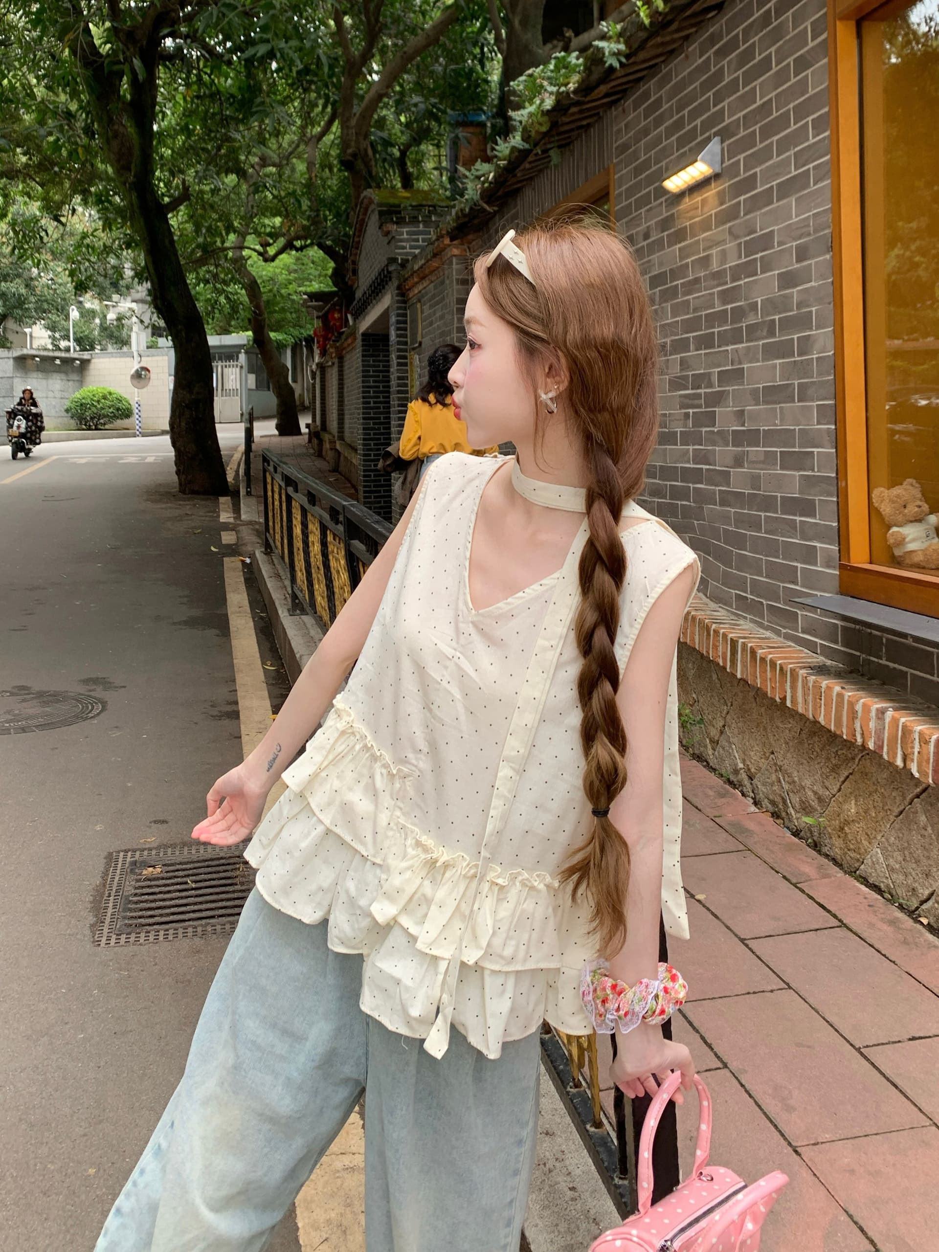 실사 여름 도트 무늬 민소매 조끼 셔츠 불규칙 프릴 작은 키 루즈핏 맨위 리본 행침 목 상세 이미지 5
