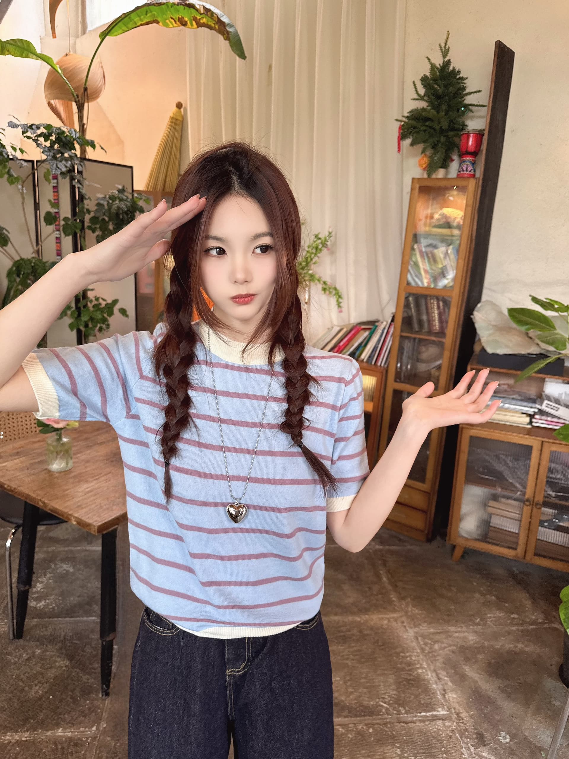 실사 레트로 배색 스트라이프 반팔 니트 스웨터 여성 2026 년 이른 가을 새로운 라운드 넥 티셔츠 만나는 맨위 상세 이미지 12