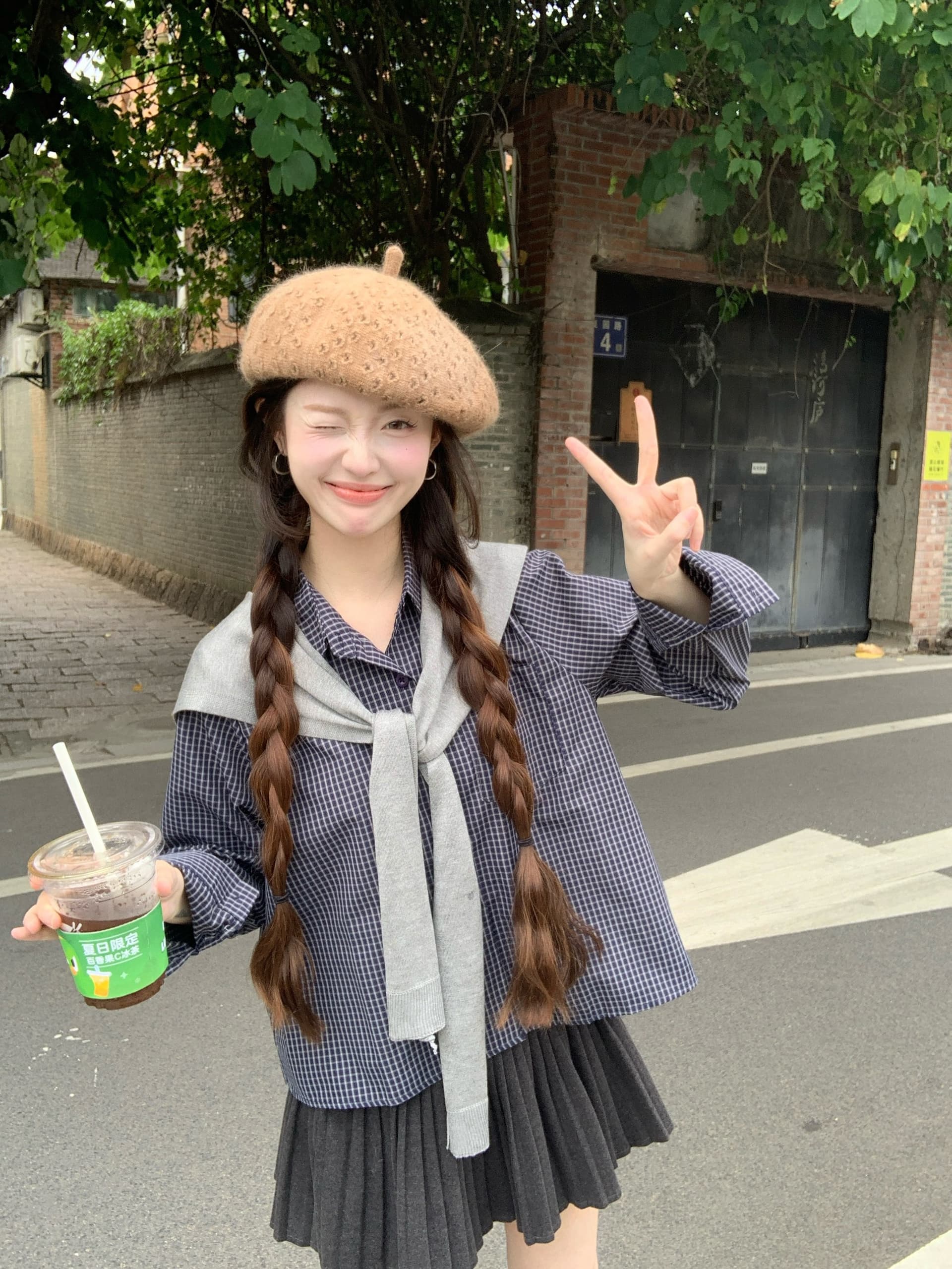 실사 2026 미니멀리즘 학원 가을 miu 부서 한 부서 격자 무늬 셔츠 루즈핏 긴팔 맨위 경기 숄 상세 이미지 3