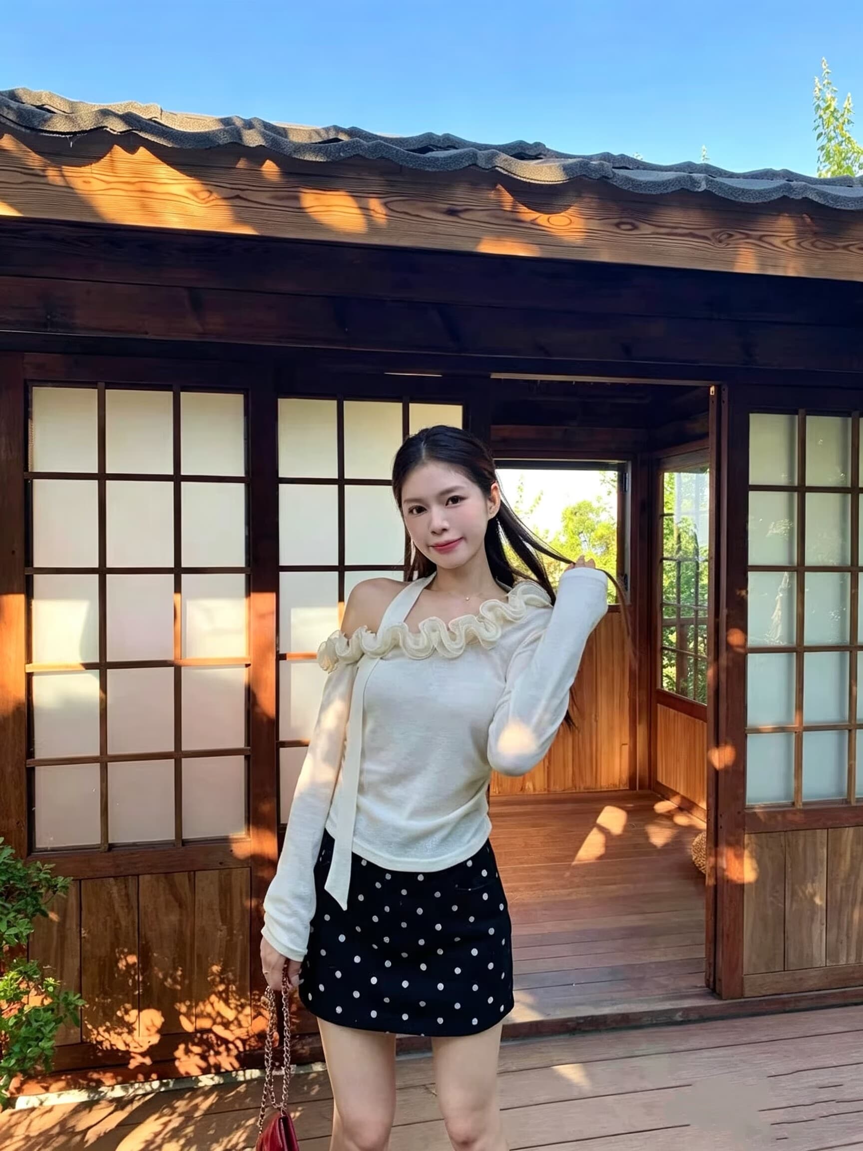 실사 프랑스식 낭만주의 Chic 3 차원 레이스 비스듬한 어깨 디자인 센스 작은 셔츠 여성 이른 가을 품격 몸매 가꾸기 맨위 상세 이미지 9