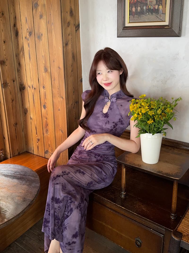 국풍 새로운 중식 보라색 홀로우 아웃 꽃무늬 개선 치파오 드레스 관대 한 점잖은 아름다운 자이언트 잘 생긴 품격 드레스 상세 이미지 10