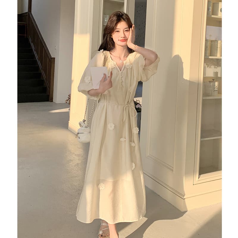 프랑스식 낭만주의 3 차원 꽃 쌀 화이트 여성 드레스 2026 여름 가을 새로운 품격 부드러운 바람 달콤함 롱 스커트 이미지 2