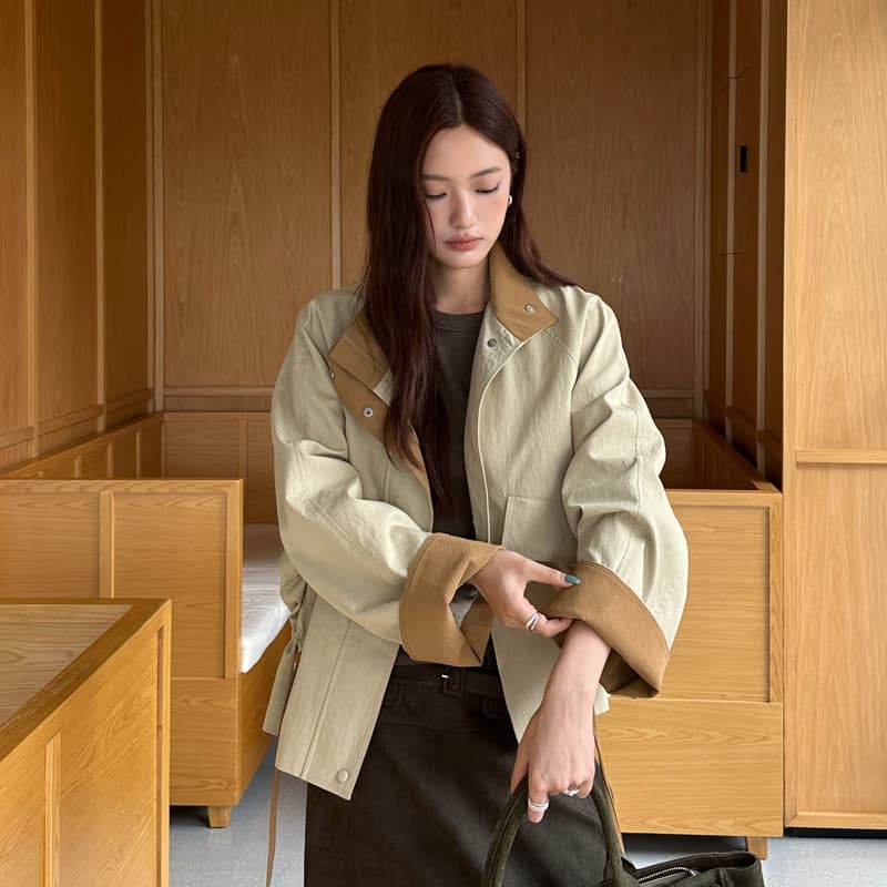 2026 가을 새로운 한 부서 높음 지혜 센스 스탠드 칼라 쇼트 스타일 바람막이 여성 미니멀리즘 허리 수축 작은 키 다용도 재킷 상세 이미지 5