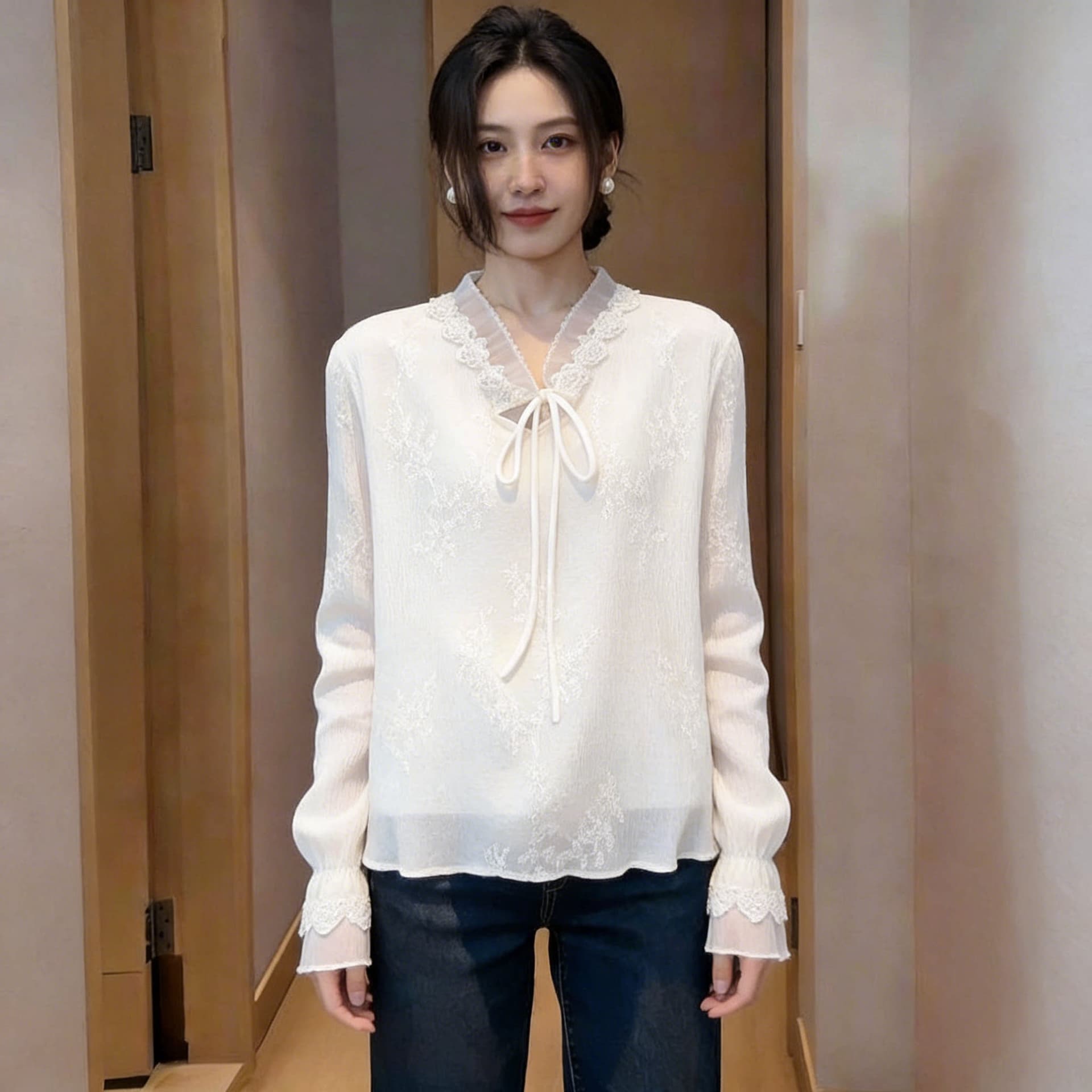 레이스 조각 화이트 긴팔 여성 셔츠 2026 새로운 봄 고급 센스 빛 럭셔리 연령 감소 외국 가스 셔츠 맨위 상세 이미지 5