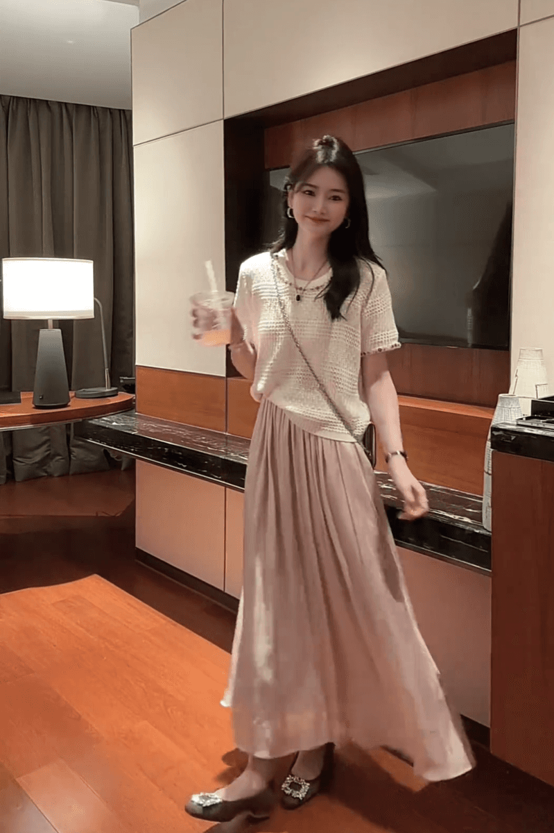 2026 여름 새로운 한 부서 디자인 센스 주문 구슬 홀로우 아웃 반팔 맨위 가져 가라. 하이웨이스트 슬림해 보이는 반신 스커트 투피스 세트 상세 이미지 4