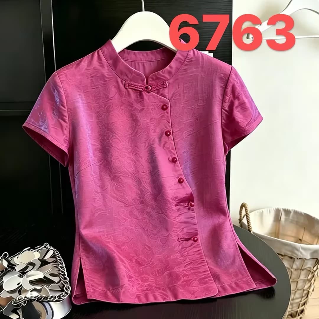 여름 새로운 레트로 새로운 중식 국풍 스탠드 칼라 트위스트 버클 디자인 장미 핑크색 긍정적 인 어깨 반팔 치파오 맨위 슬림해 보이는