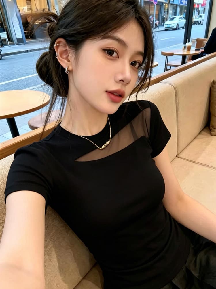 디자인 센스 검정색 홀로우 아웃 패치워크 반팔 티셔츠 여성 2026 여름 새로운 몸매 가꾸기 품격 캐주얼 다용도 맨위 상세 이미지 3