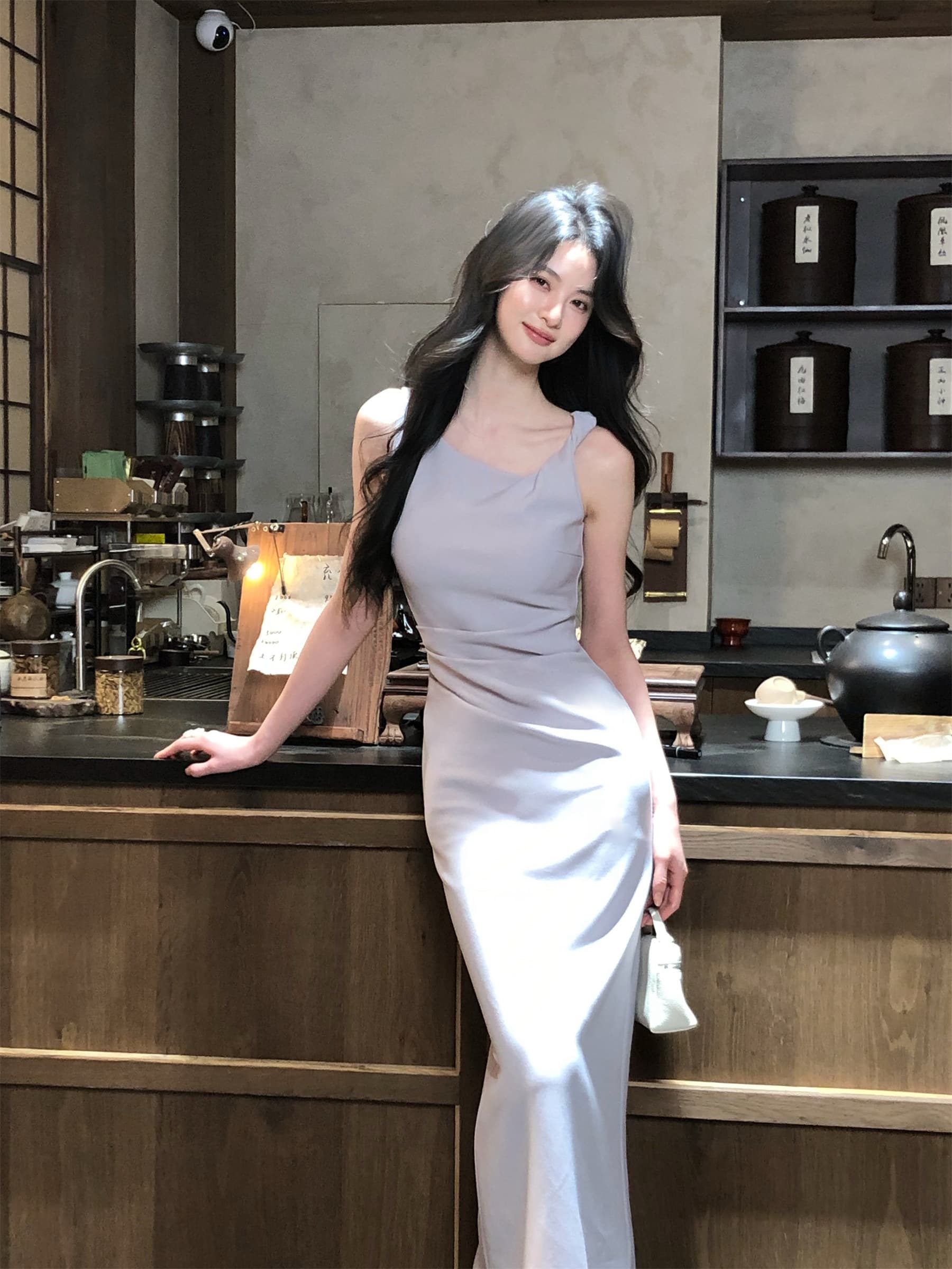 하나부터 순간 매듭 켄 콩 미니멀리즘 센스 품격 비틀림 민소매 드레스 허리 수축 슬림해 보이는 트임 롱 스커트 상세 이미지 26
